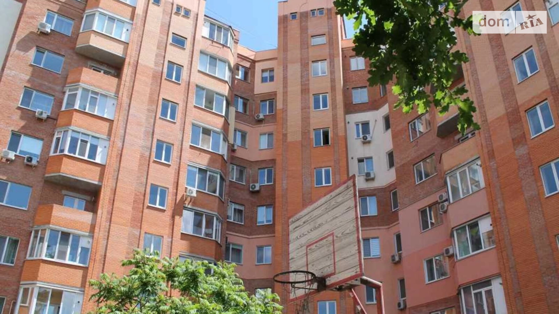 Продається 3-кімнатна квартира 141 кв. м у Полтаві, вул. Затишна(Уютна)