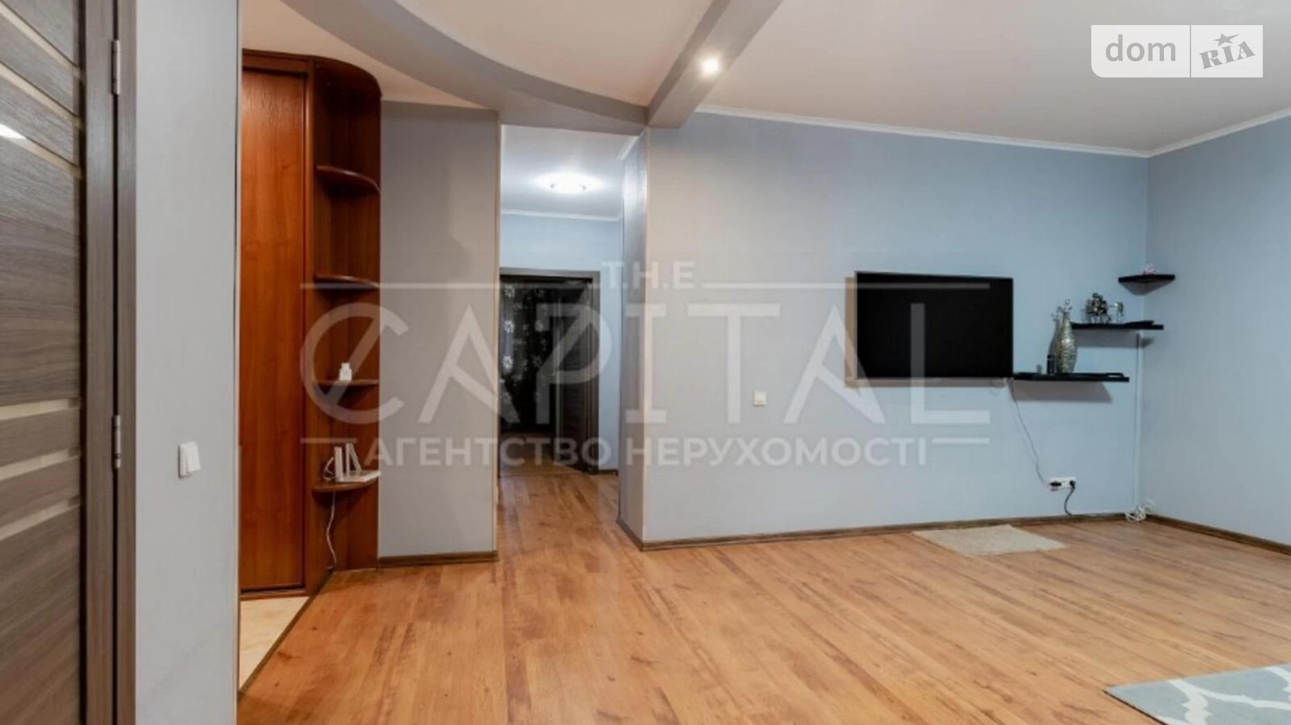 Продается 3-комнатная квартира 100 кв. м в Киеве, ул. Саперно-Слободская