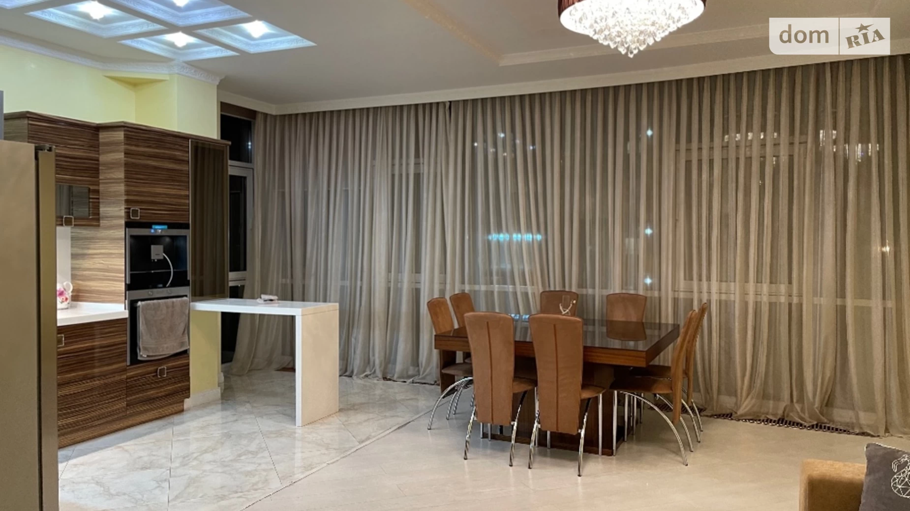 Продается 3-комнатная квартира 93 кв. м в Одессе, плато Гагаринское