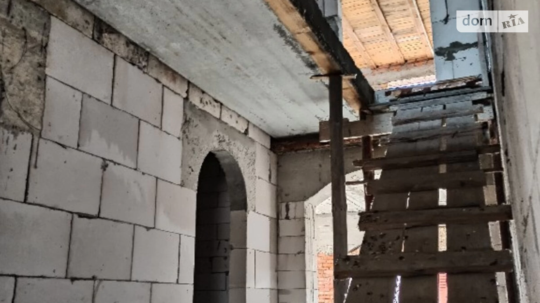 Продается дом на 2 этажа 600 кв. м с террасой, цена: 175000 $ - фото 2