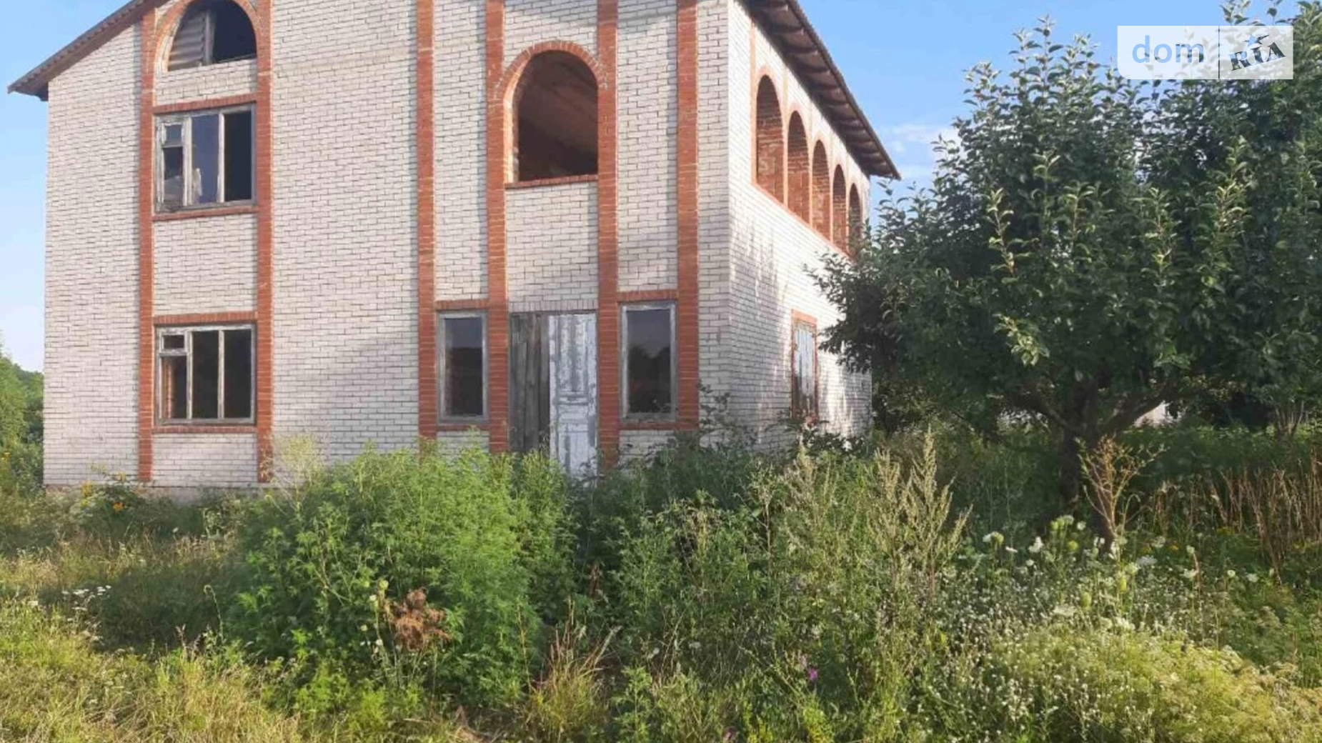 Продается дом на 2 этажа 200 кв. м с садом, цена: 12700 $ - фото 4