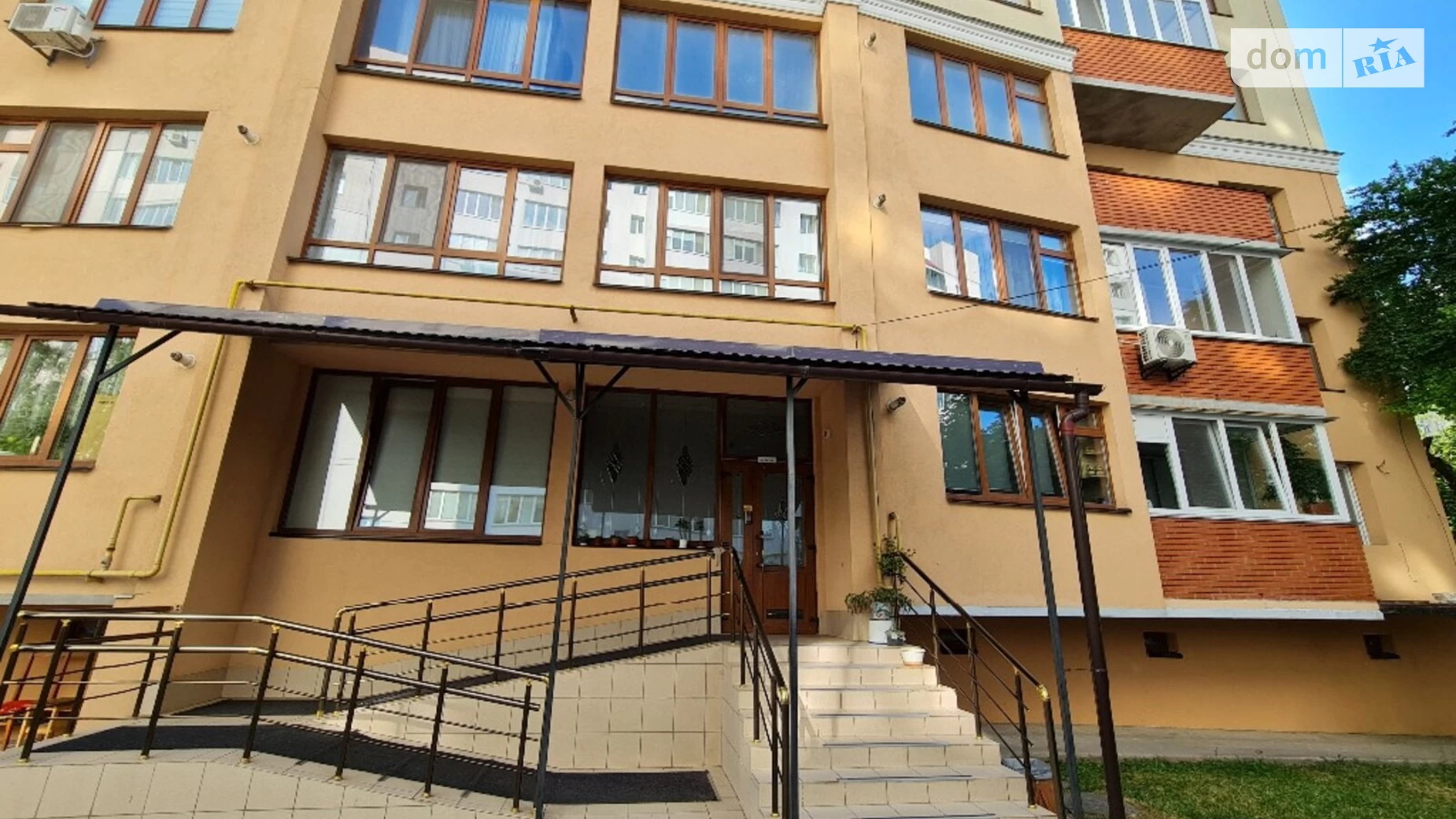 Продается 3-комнатная квартира 89 кв. м в Хмельницком, ул. Подольская