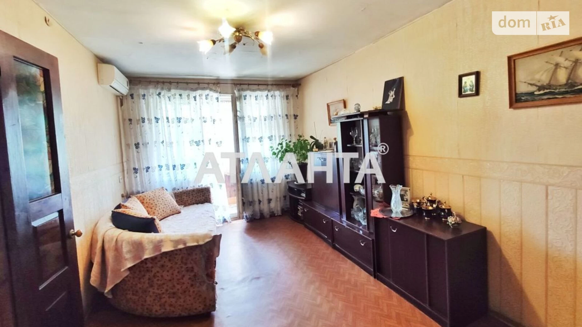 Продается 3-комнатная квартира 56 кв. м в Одессе, ул. Люстдорфская дорога