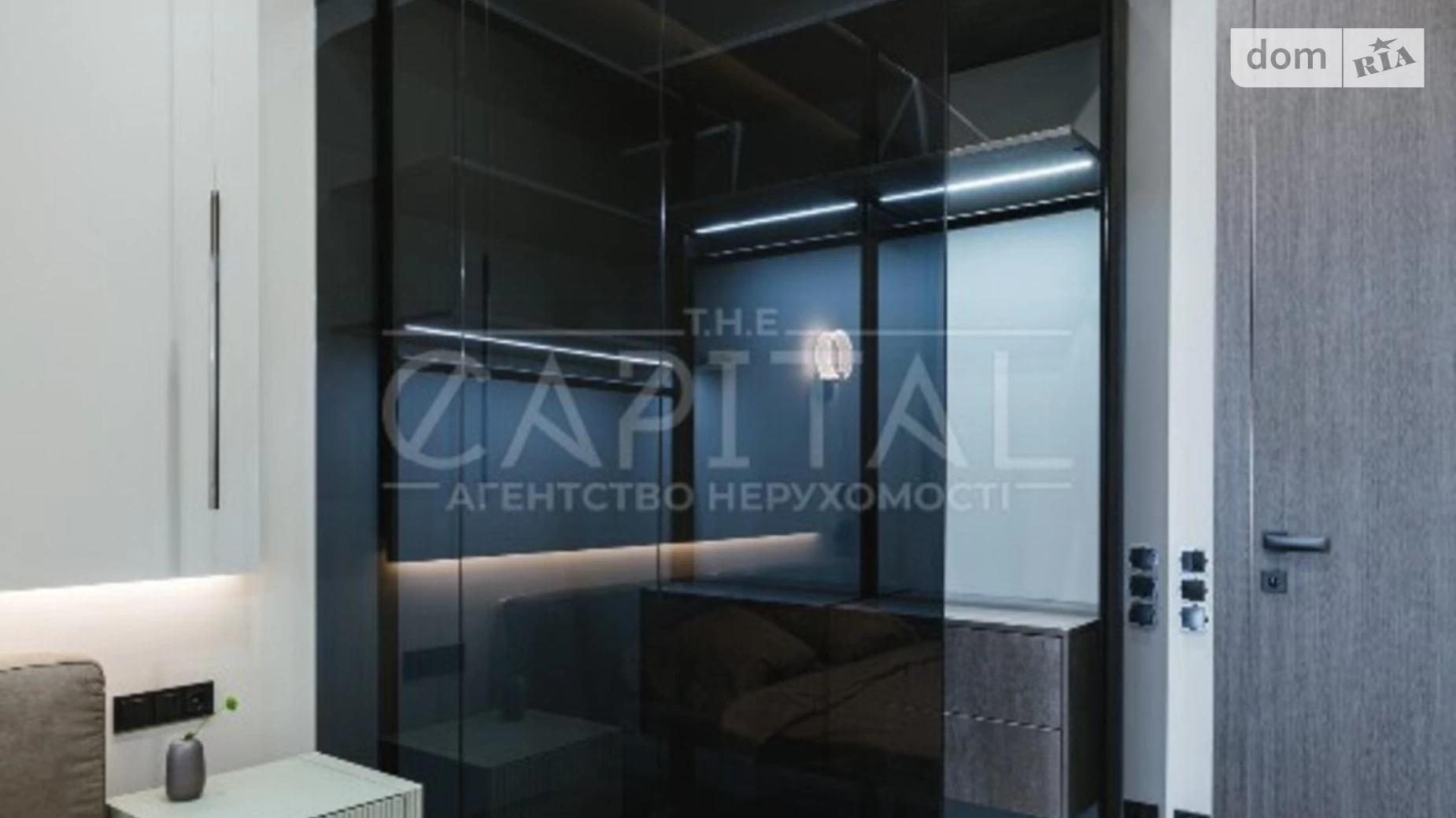 Продается 1-комнатная квартира 56 кв. м в Киеве, ул. Деловая