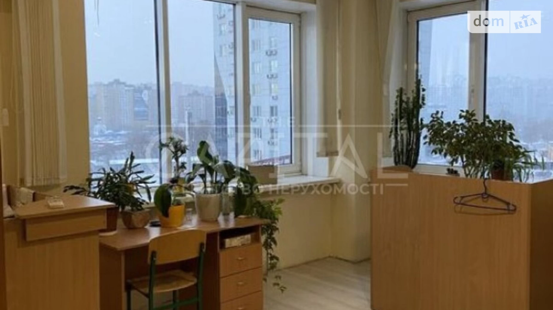 Продається 3-кімнатна квартира 125 кв. м у Києві, вул. Срібнокільська
