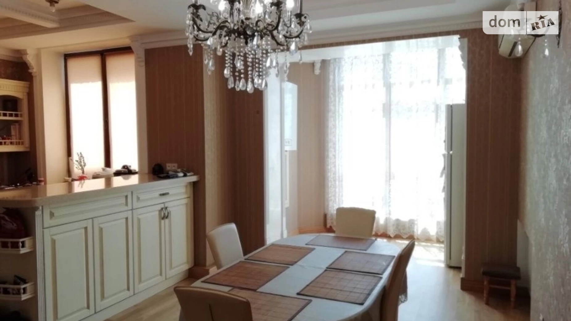 Продается 4-комнатная квартира 248 кв. м в Одессе, ул. Маршала Говорова, 10Б