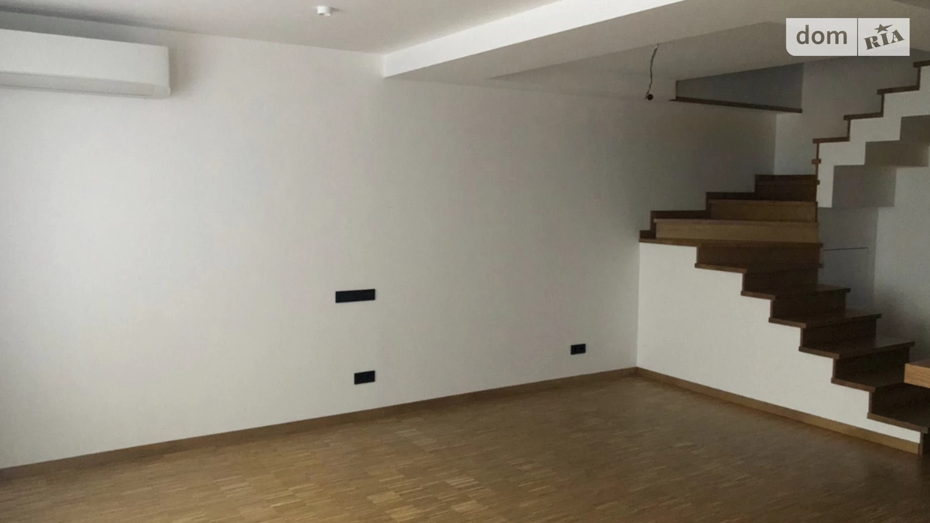 Продается 4-комнатная квартира 115 кв. м в Львове, ул. Липинского