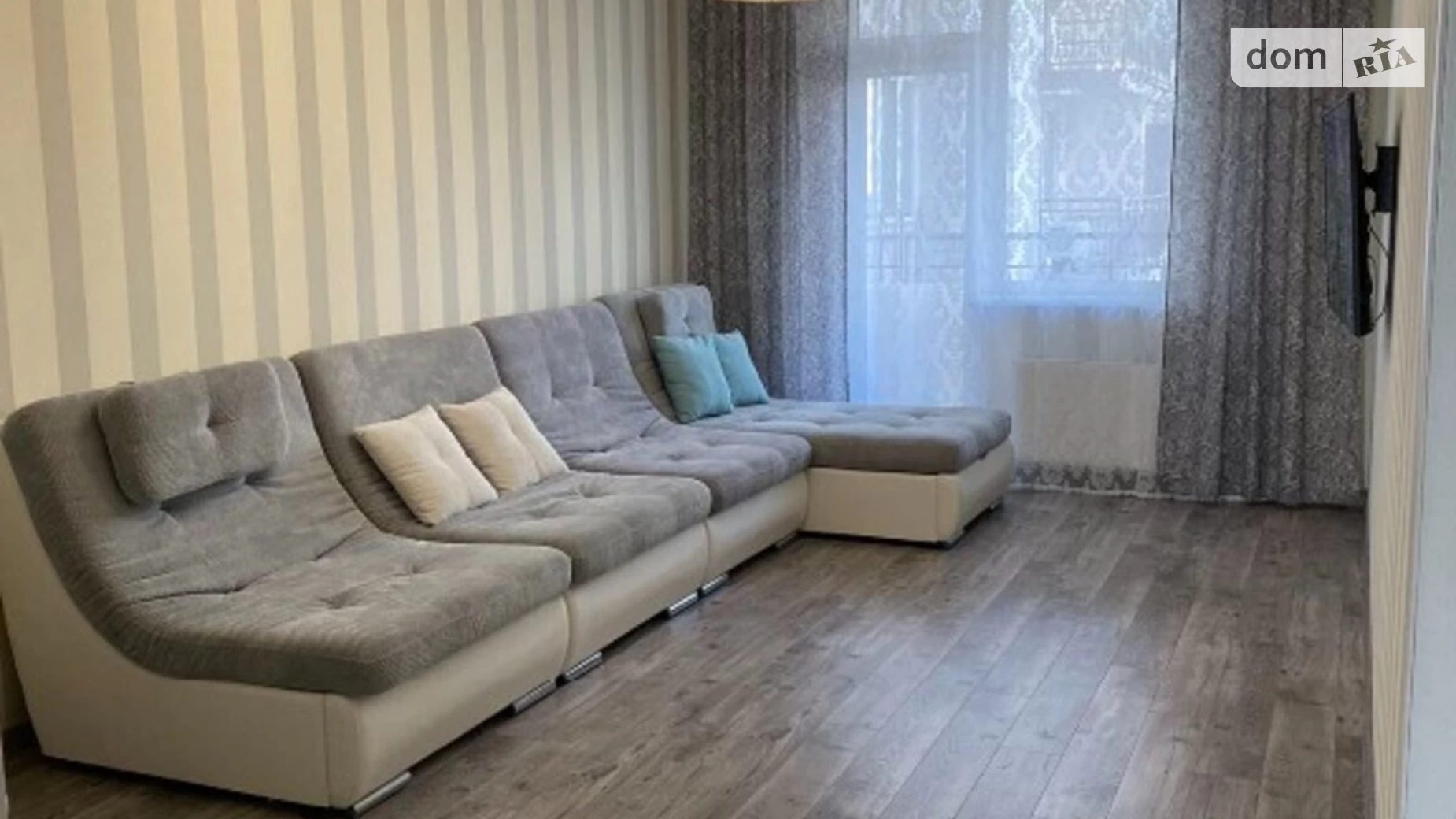 Продается 2-комнатная квартира 78 кв. м в Одессе, ул. Люстдорфская дорога