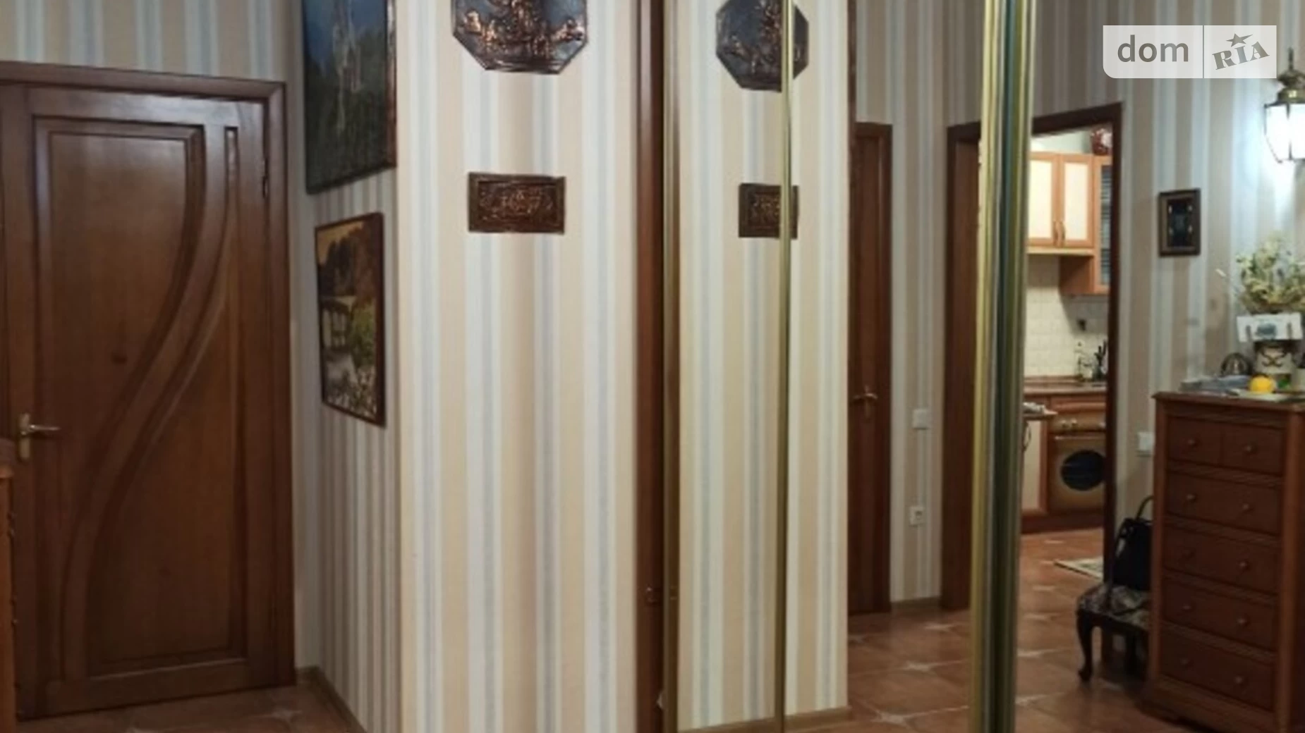 Продается 2-комнатная квартира 80.1 кв. м в Одессе, просп. Шевченко