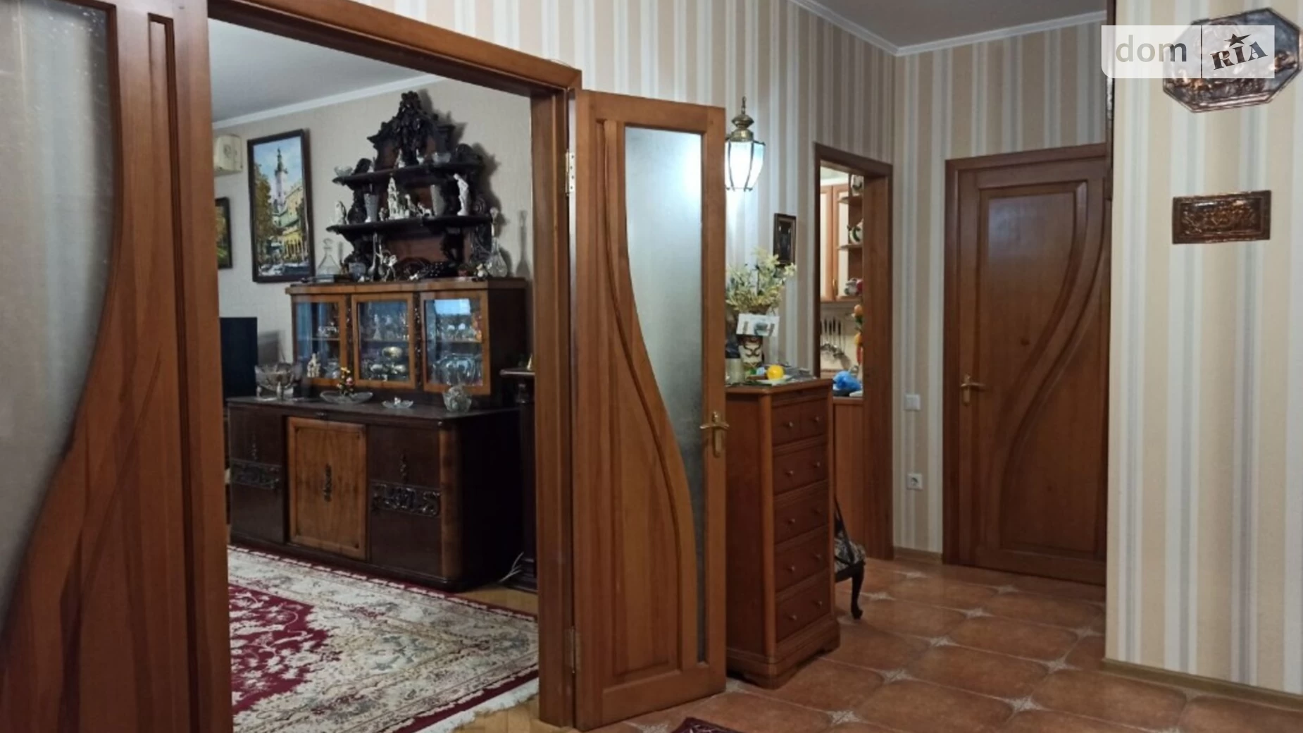 Продается 2-комнатная квартира 80.1 кв. м в Одессе, просп. Шевченко