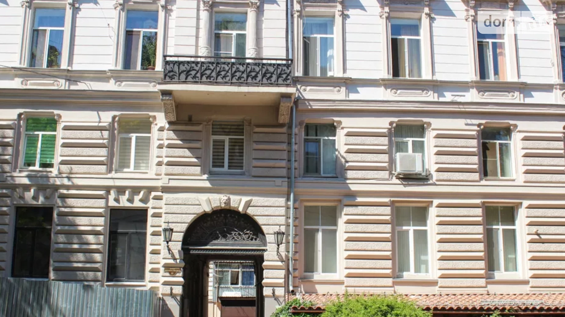 Продається 2-кімнатна квартира 51 кв. м у Одесі, вул. Дерибасівська