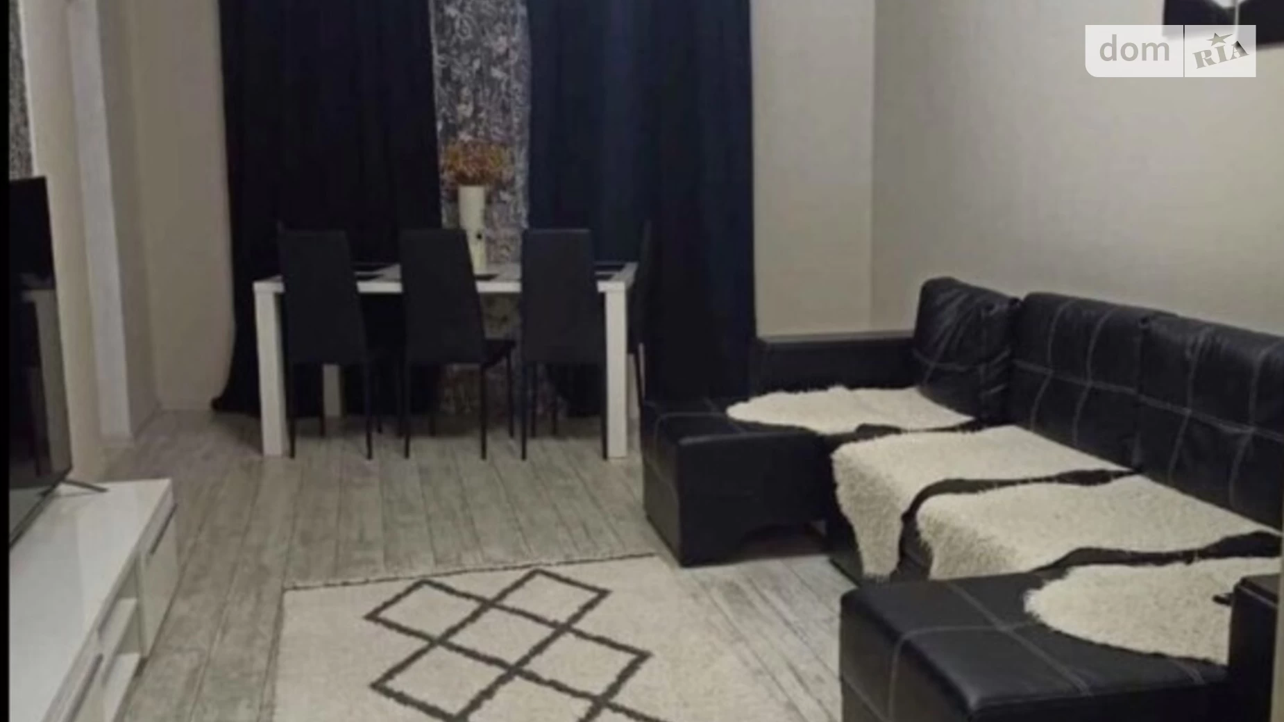 Продается 3-комнатная квартира 100 кв. м в Одессе, ул. Люстдорфская дорога
