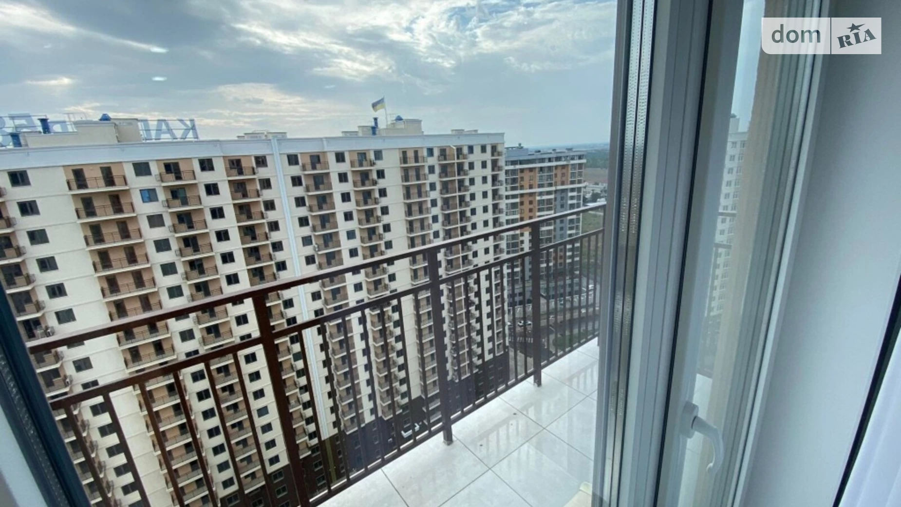Продается 1-комнатная квартира 43 кв. м в Одессе, ул. Архитекторская, 100 - фото 2