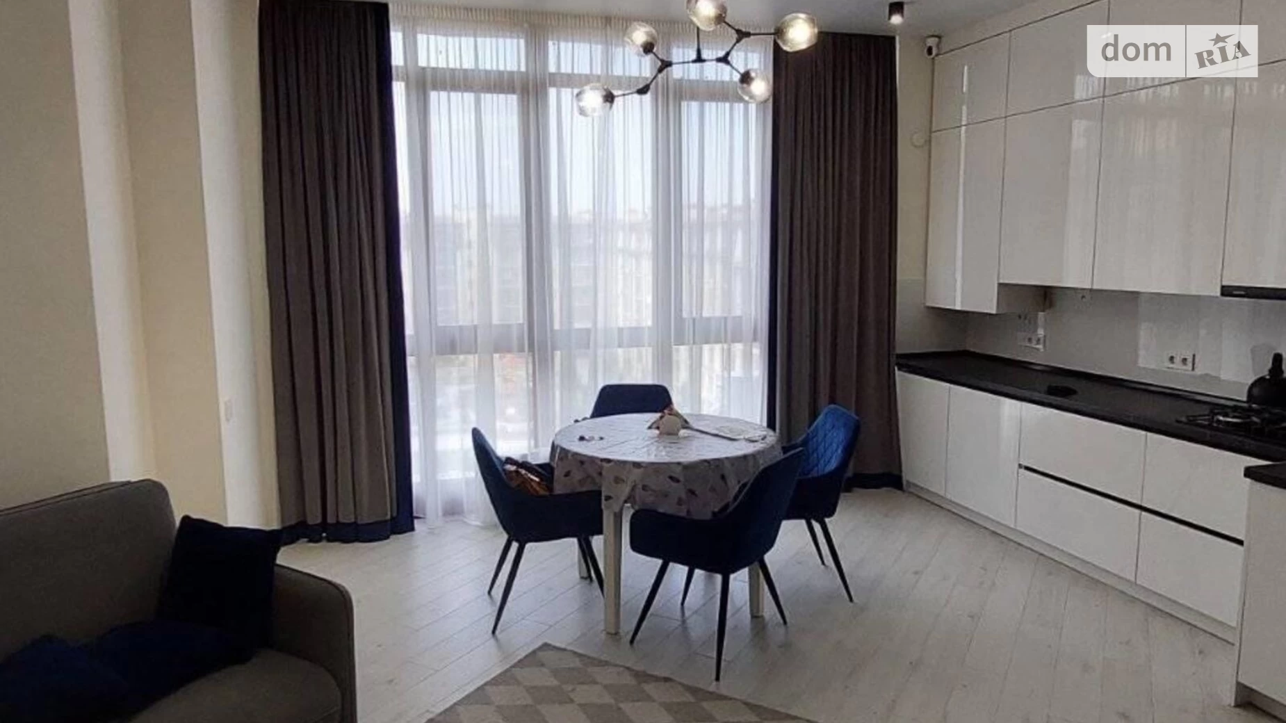 Продается 2-комнатная квартира 75 кв. м в Одессе, ул. Дача Ковалевского