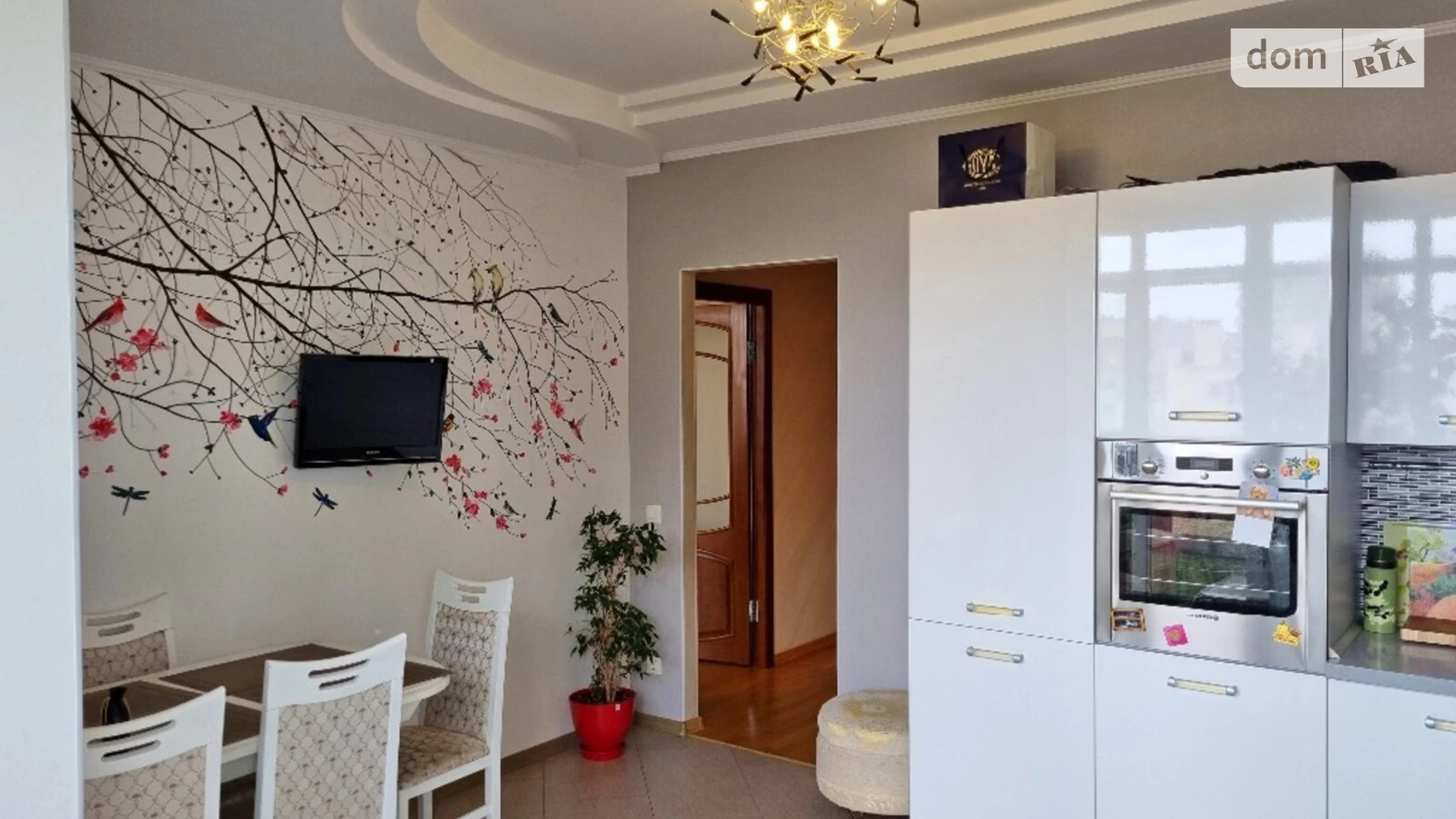 Продается 2-комнатная квартира 116 кв. м в Чернигове
