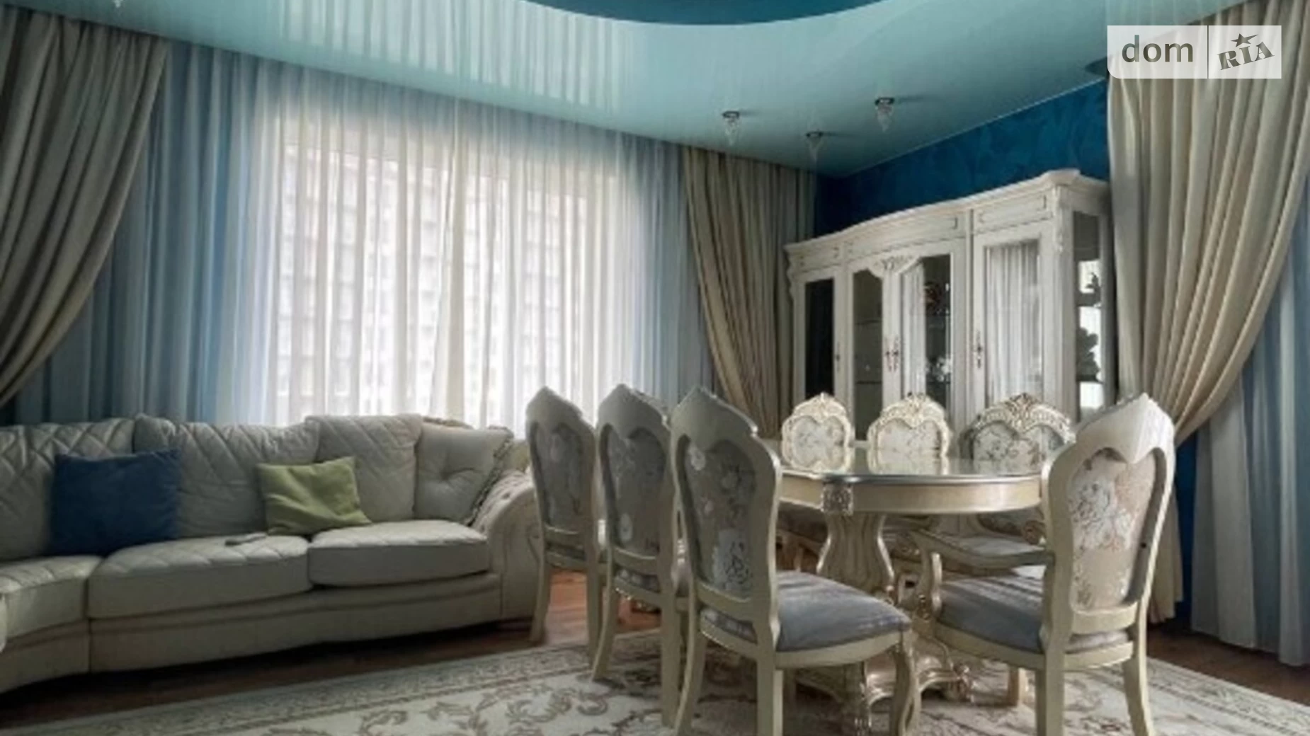 Продается 2-комнатная квартира 90 кв. м в Одессе, ул. Черняховского, 4