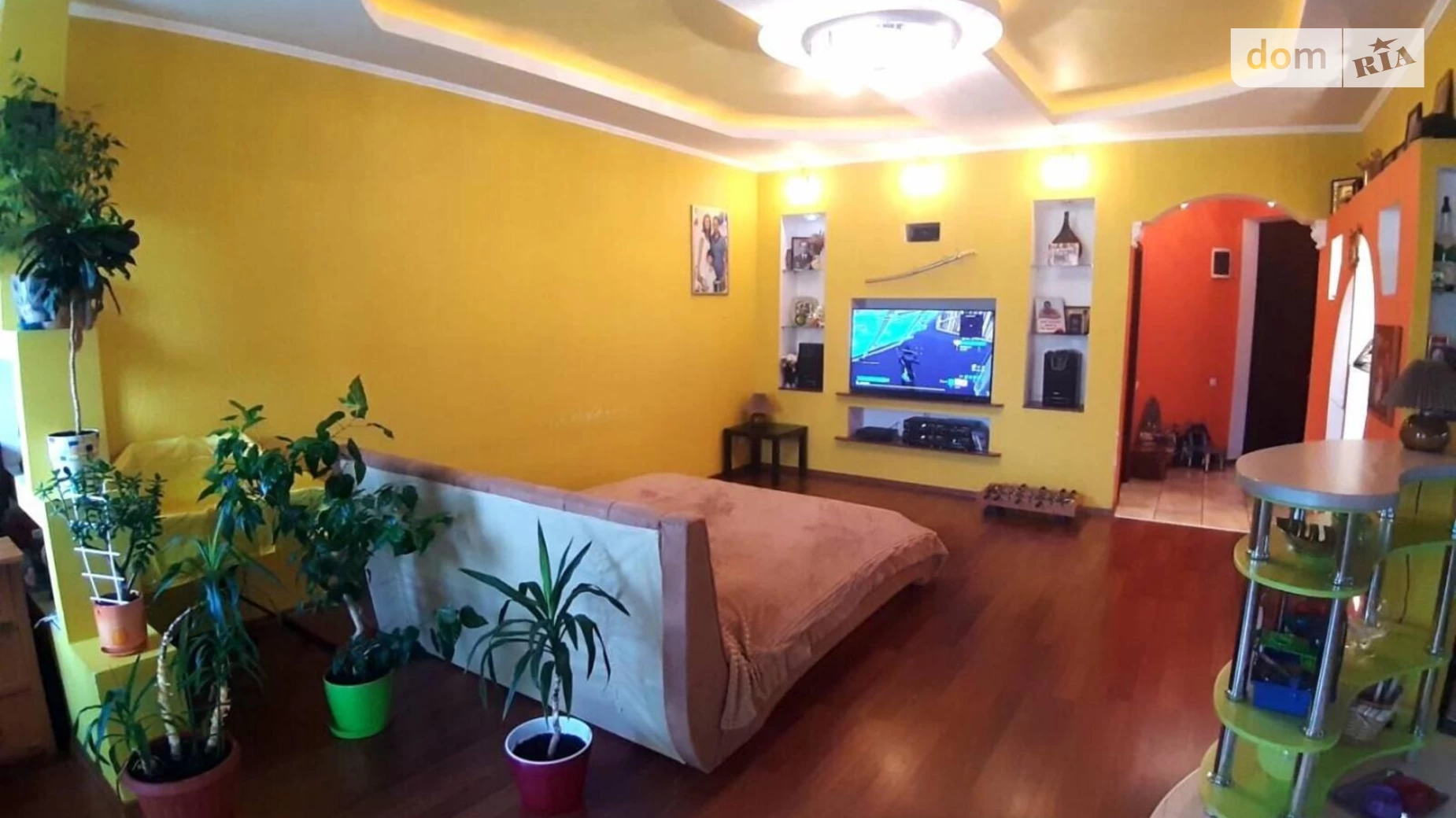 Продается 1-комнатная квартира 70 кв. м в Черноморске, ул. Парусная