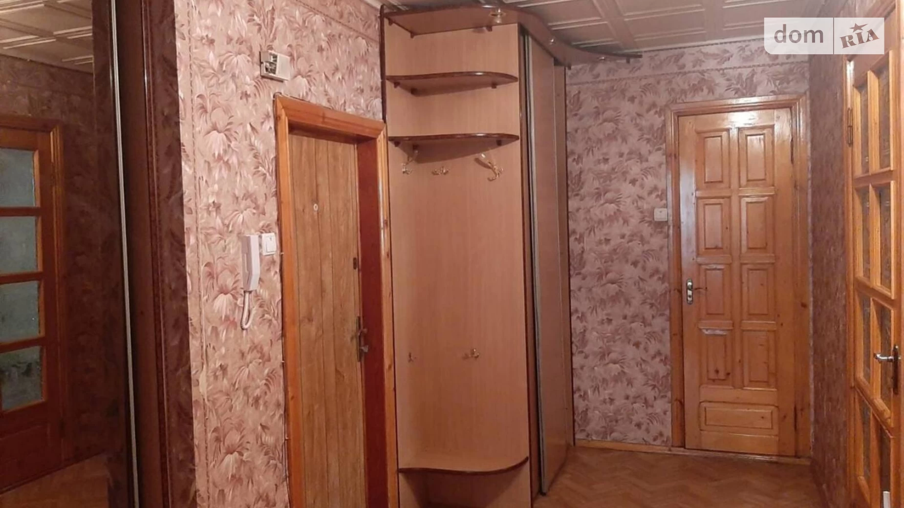 Продается 3-комнатная квартира 123 кв. м в Черноморске, ул. Парусная