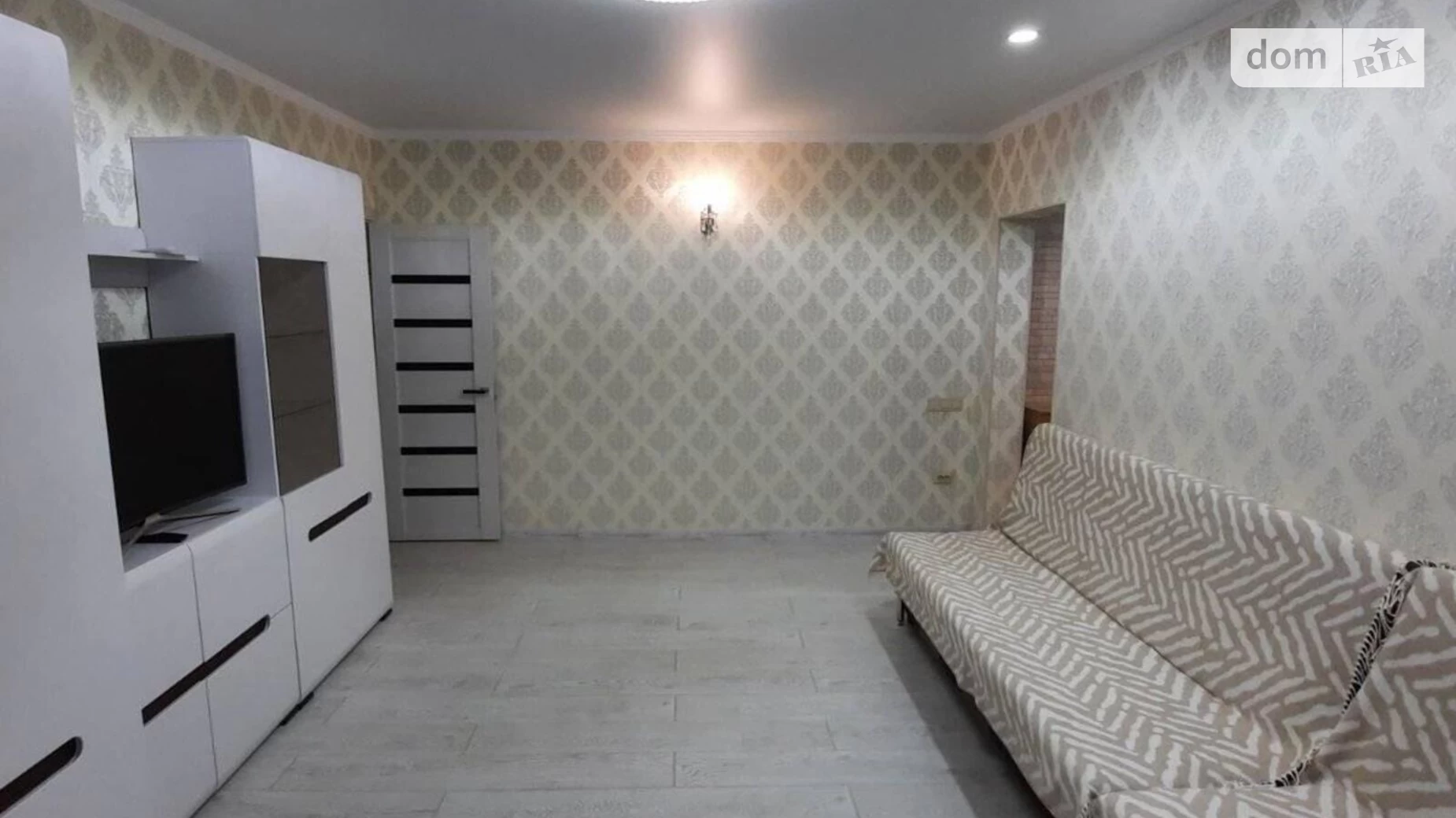 Продается 3-комнатная квартира 66.6 кв. м в Черноморске, ул. Данченко