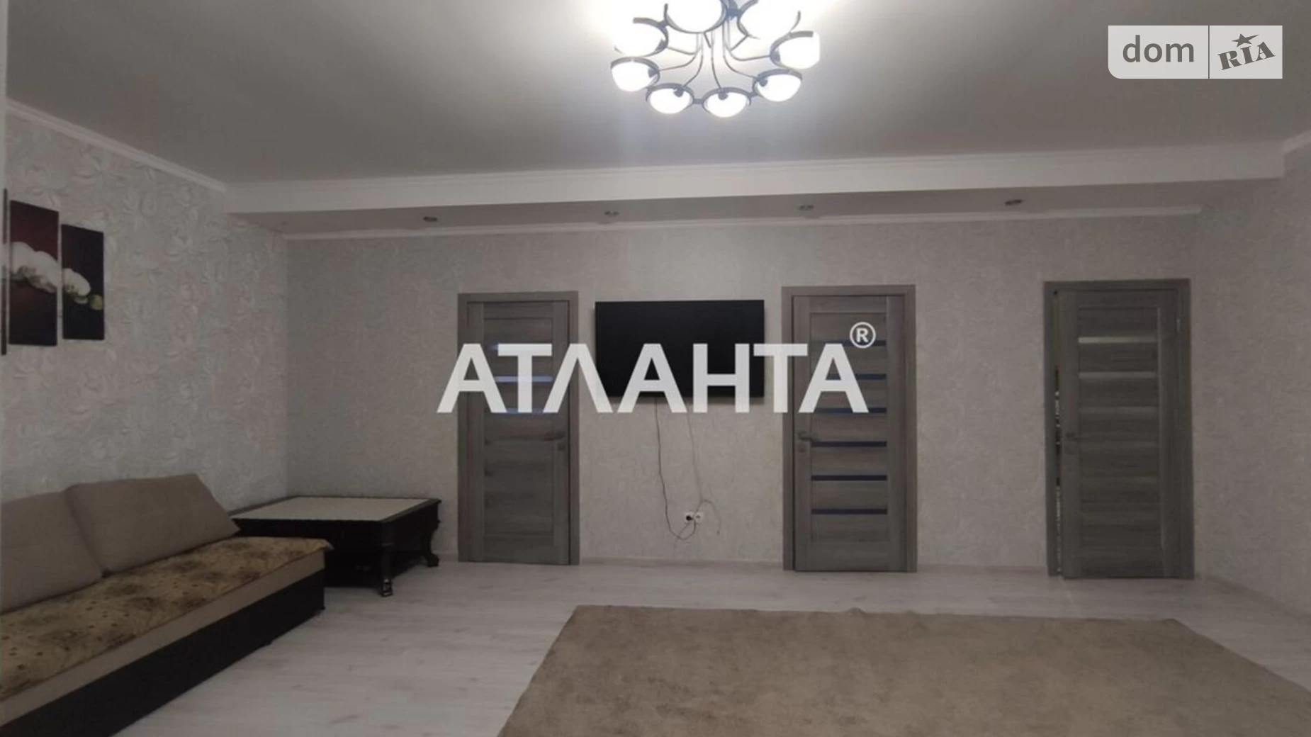 Продается 3-комнатная квартира 105 кв. м в Одессе, ул. Университетская