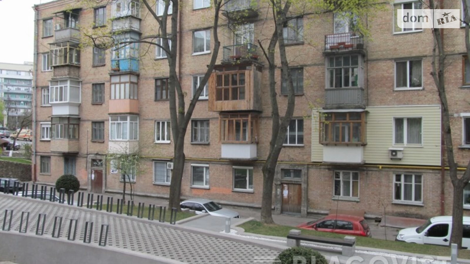 Продается 3-комнатная квартира 80 кв. м в Киеве, ул. Михаила Бойчука, 4