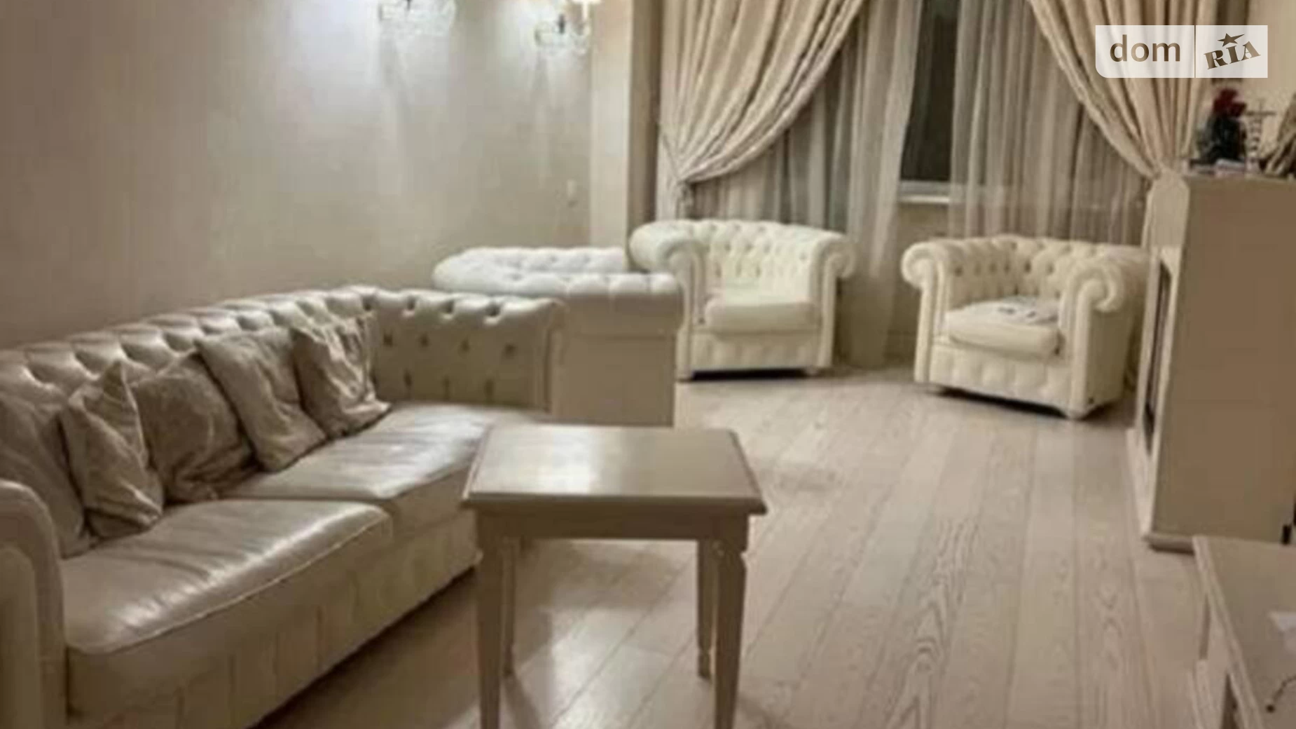 Продается 3-комнатная квартира 118 кв. м в Одессе, плато Гагаринское