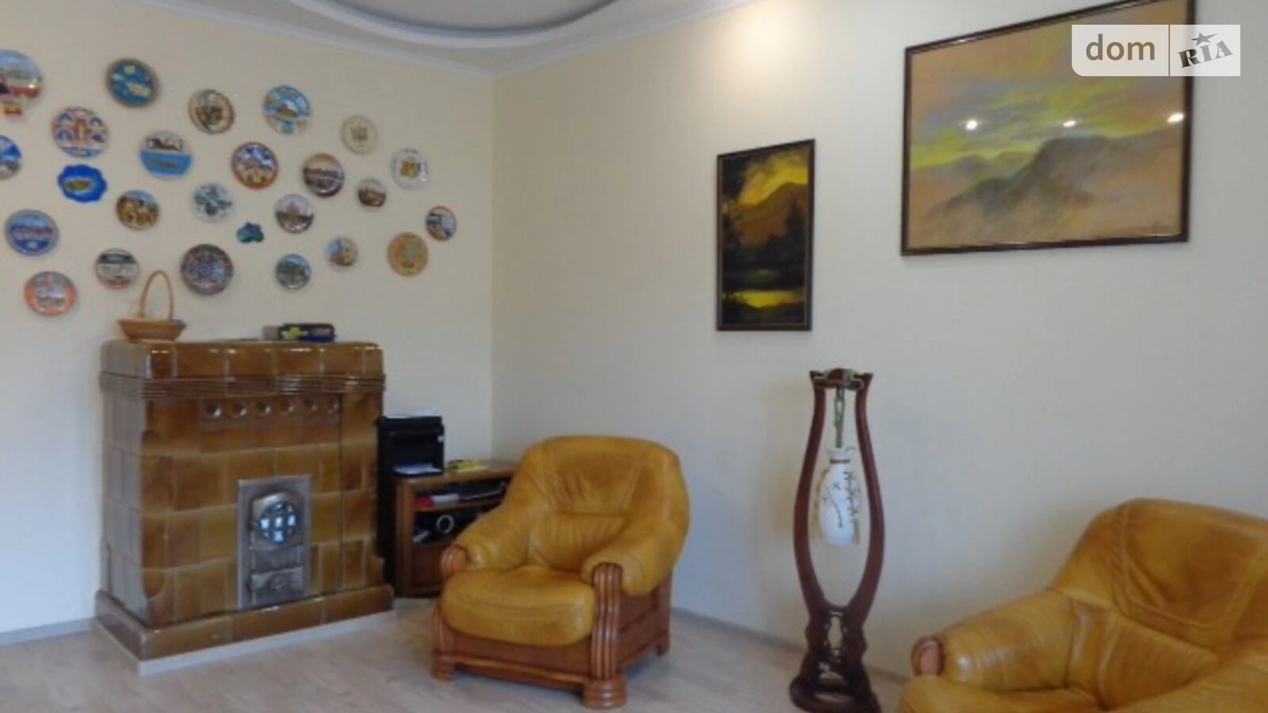 Продается 3-комнатная квартира 159 кв. м в Ужгороде, ул. Капушанская