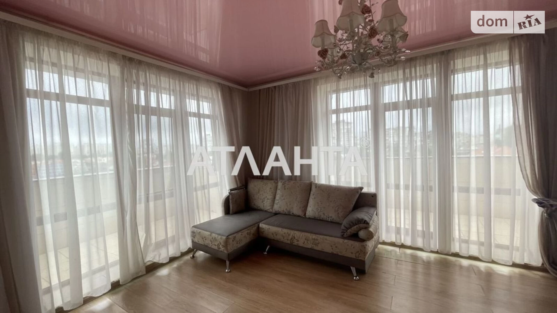 Продается 1-комнатная квартира 49.1 кв. м в Одессе, ул. Таирова