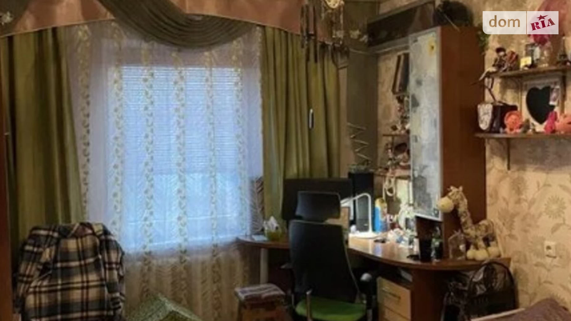 Продается 2-комнатная квартира 74 кв. м в Одессе, ул. Тополевая