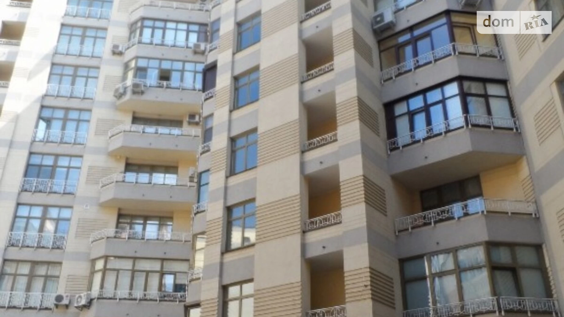 Продается 3-комнатная квартира 146 кв. м в Киеве, ул. Владимирская, 49А