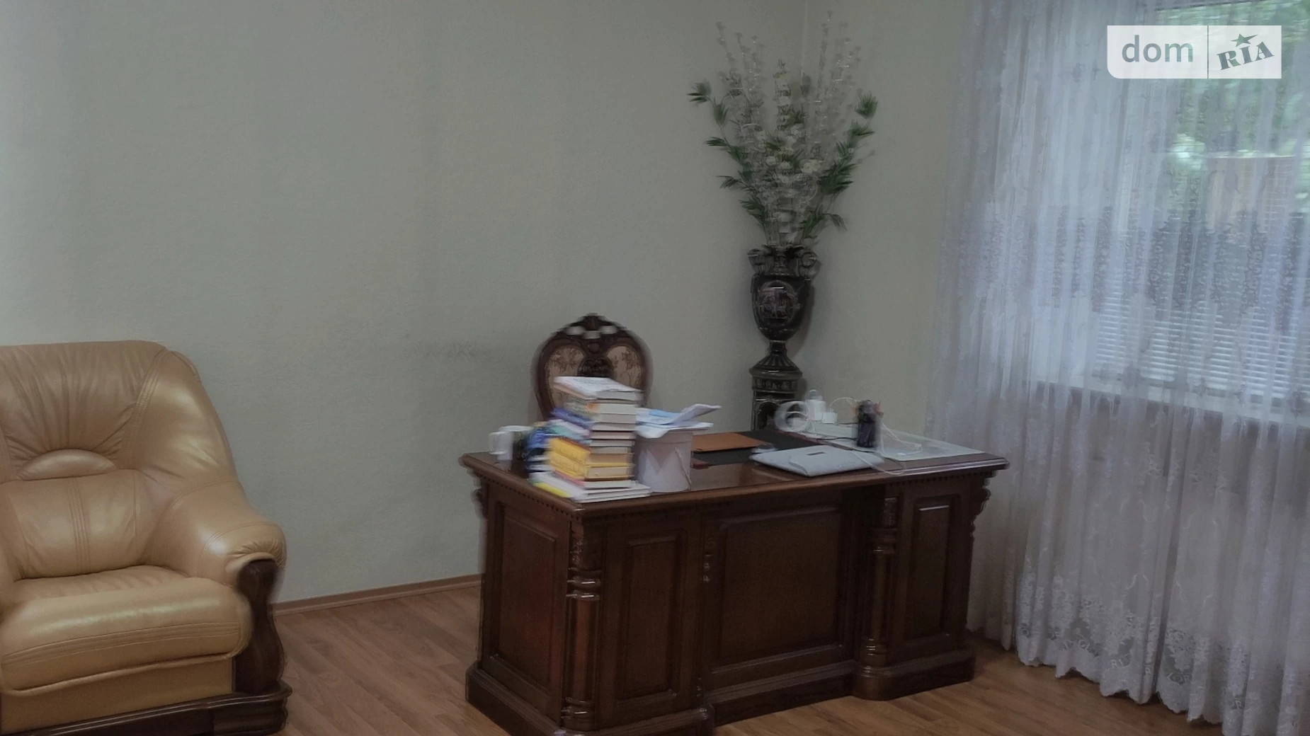 Продається 2-кімнатна квартира 146.6 кв. м у Вінниці, вул. Данила Нечая