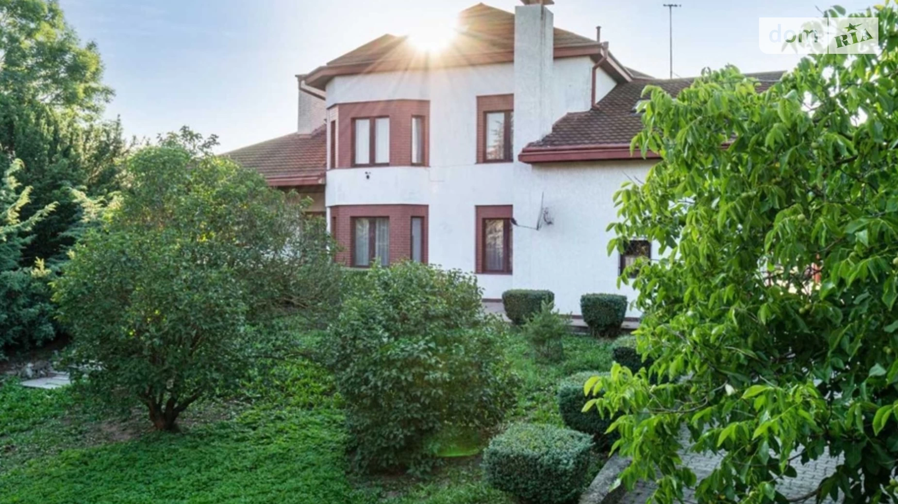 Продается дом на 2 этажа 400.2 кв. м с гаражом, цена: 295000 $ - фото 3