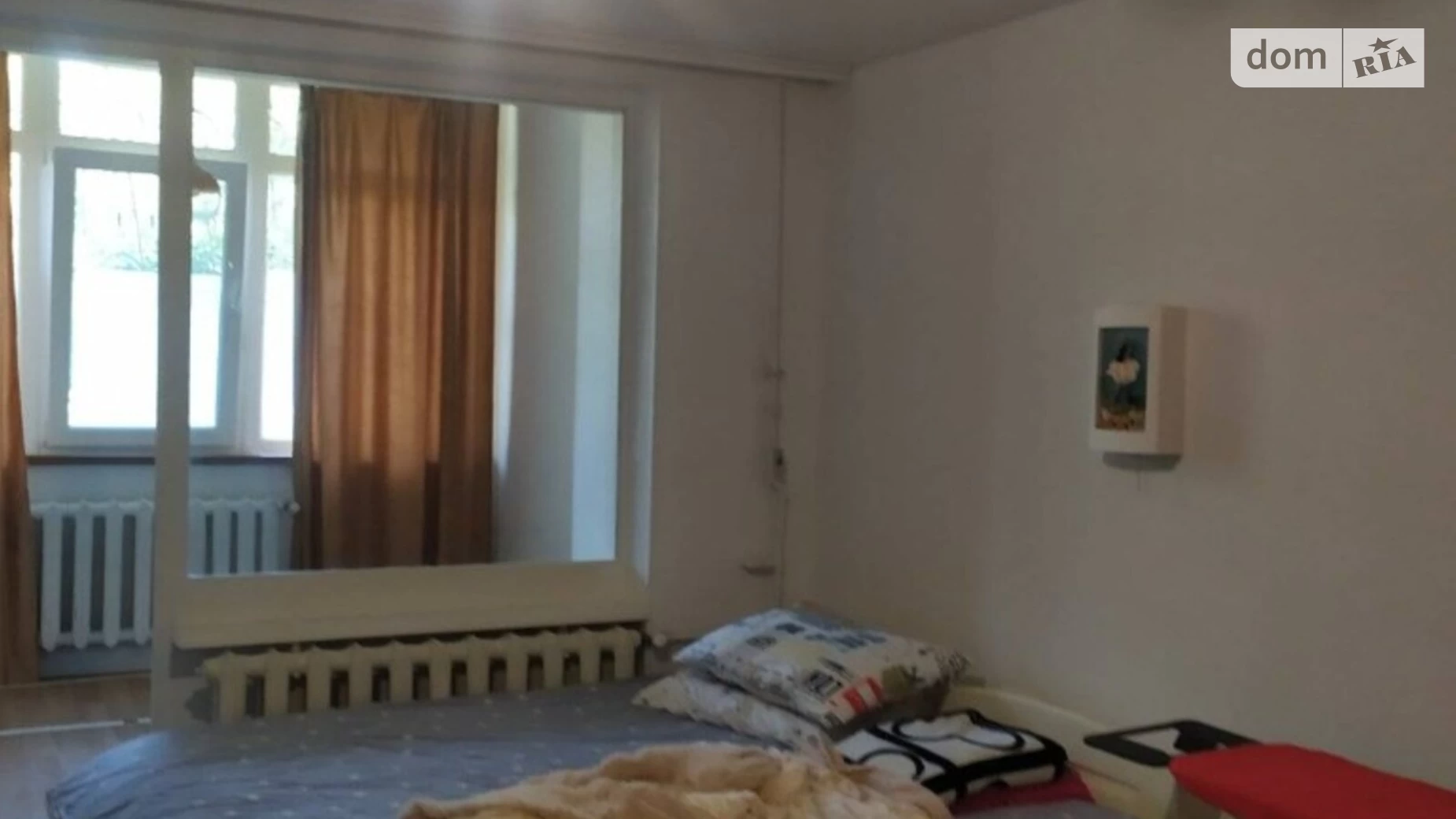 Продається 3-кімнатна квартира 70 кв. м у Чорноморську, вул. 1 Травня