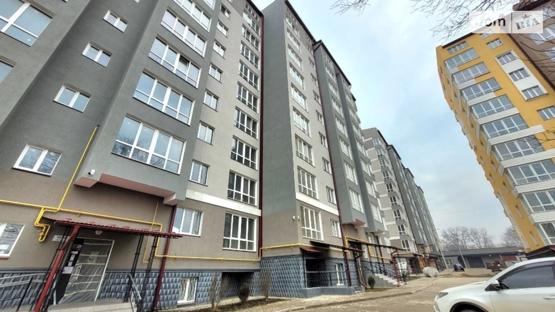 Продається 2-кімнатна квартира 70.1 кв. м у Чернівцях, вул. Шухевича Романа