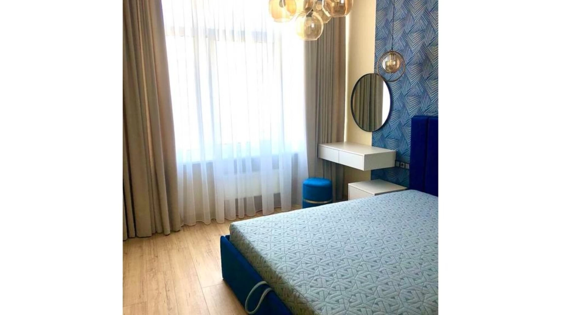 Продається 2-кімнатна квартира 60 кв. м у Одесі, вул. Каманіна