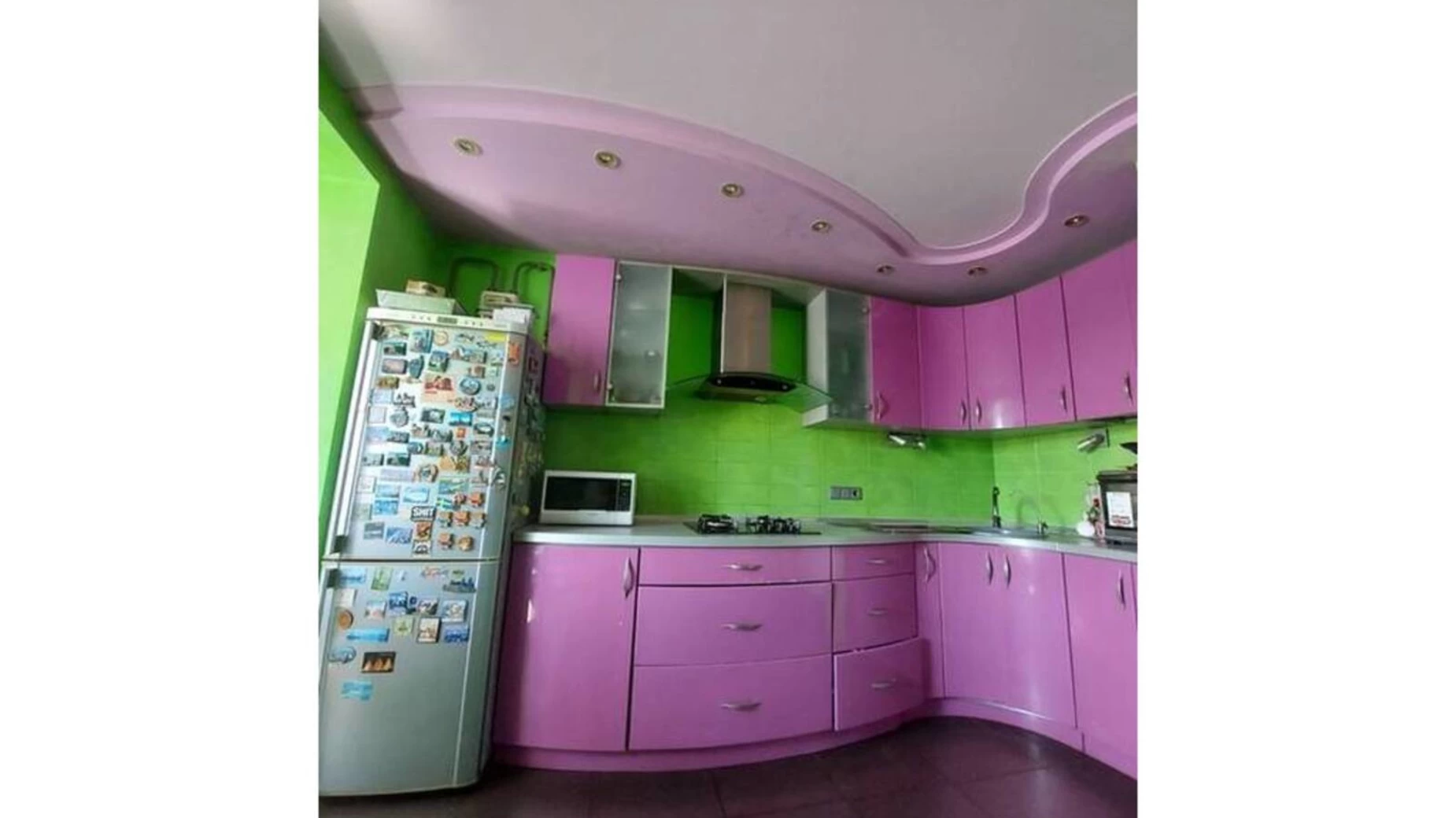Продается 3-комнатная квартира 109 кв. м в Одессе, ул. Тополевая