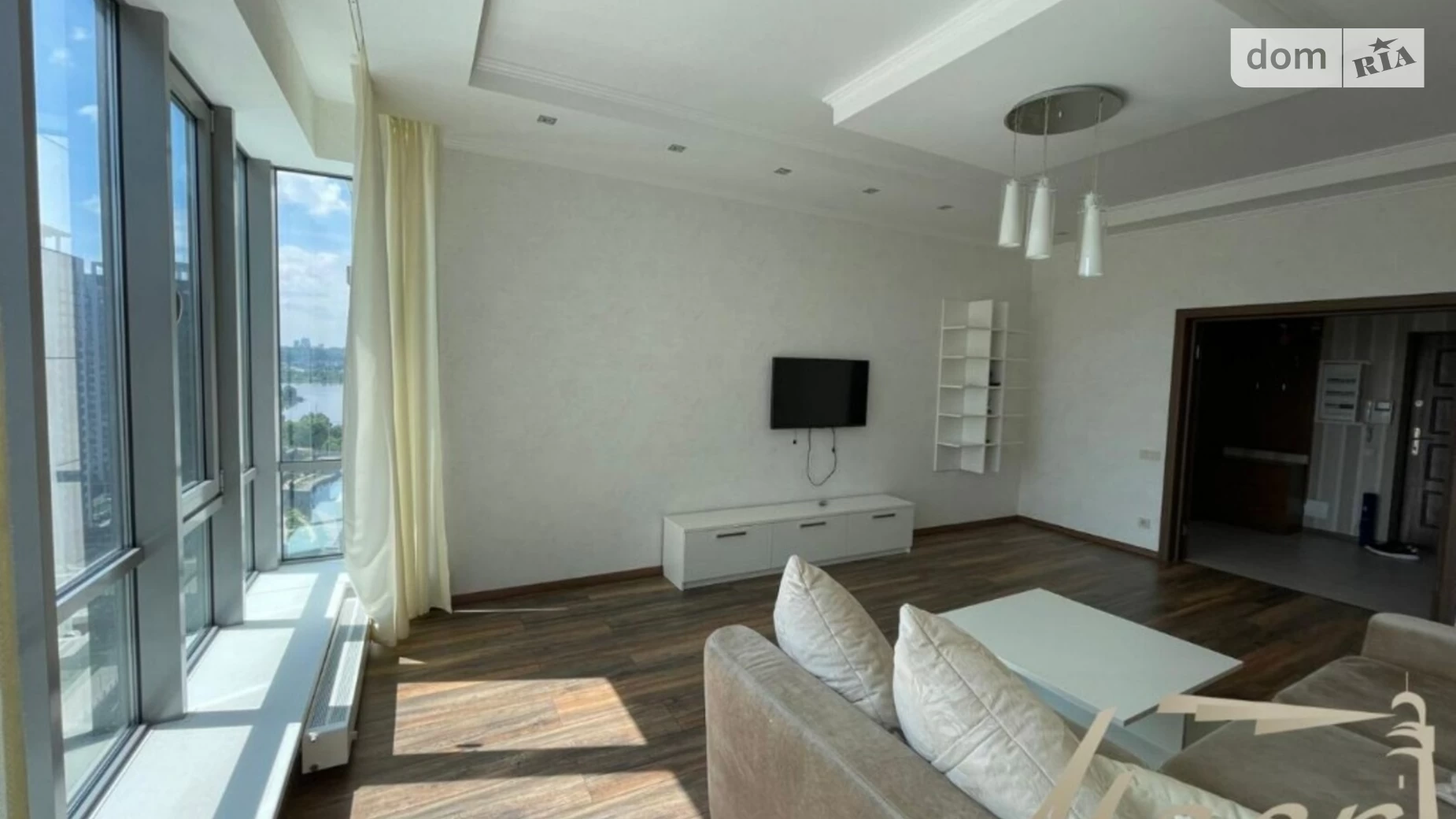 Продается 3-комнатная квартира 84 кв. м в Киеве, наб. Днепровская, 14Б