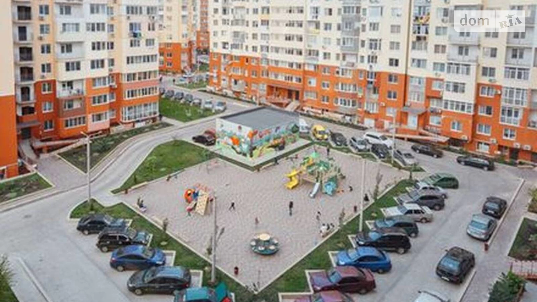 Продается 2-комнатная квартира 67 кв. м в Одессе, мас. Радужный