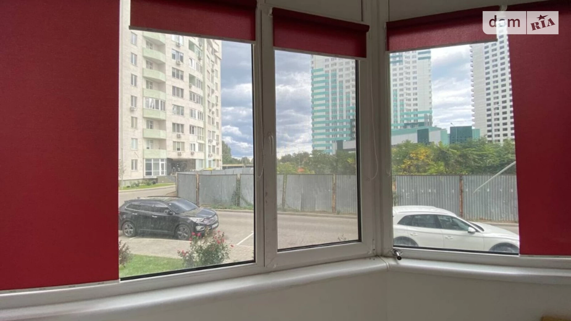 Продается 3-комнатная квартира 90 кв. м в Одессе, ул. Люстдорфская дорога