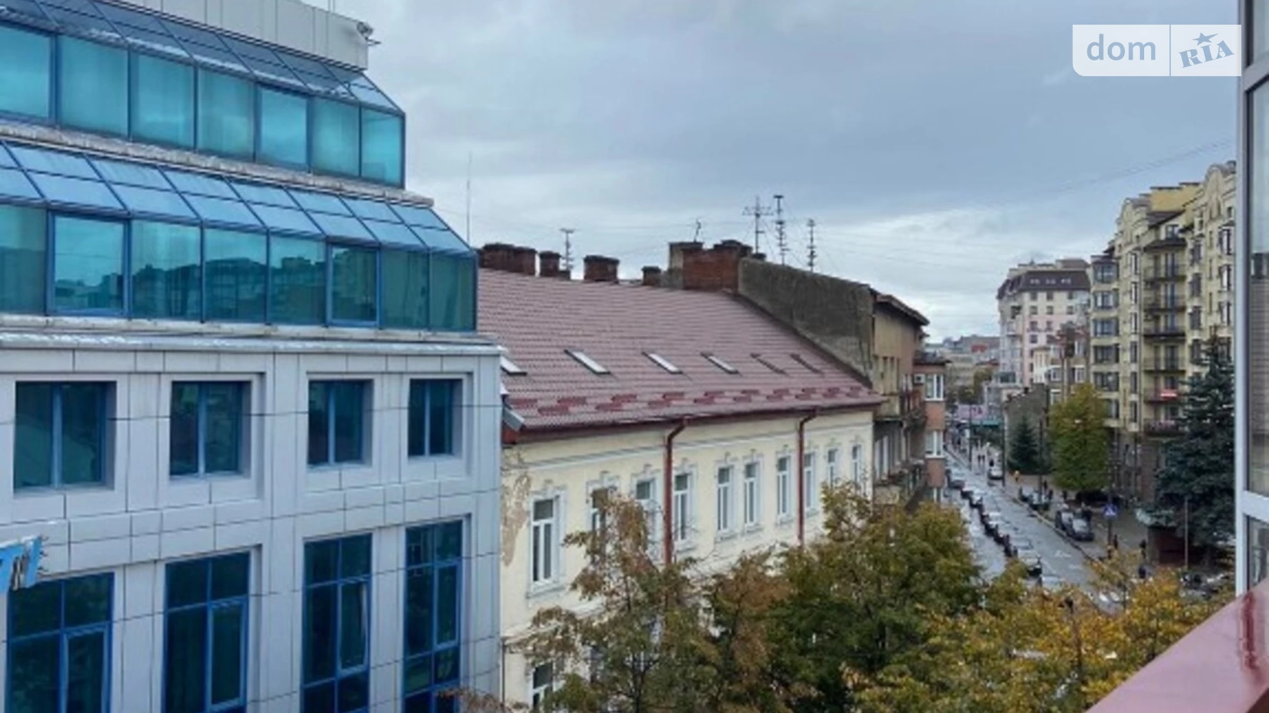 Продается 4-комнатная квартира 145 кв. м в Ивано-Франковске, ул. Стрельцов Сечевых