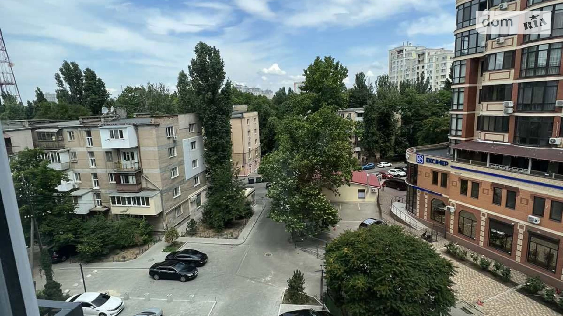 Продается 1-комнатная квартира 30 кв. м в Одессе, ул. Сегедская