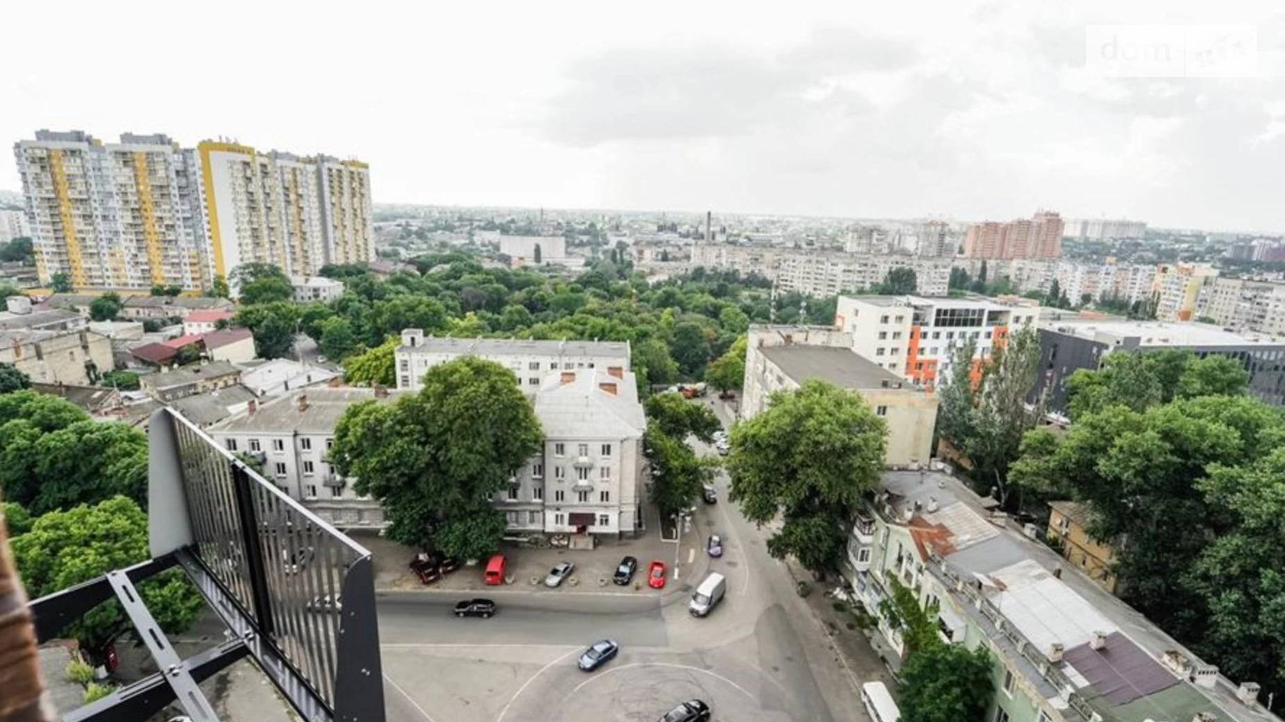 Продається 2-кімнатна квартира 65 кв. м у Одесі, вул. Прохоровська, 40