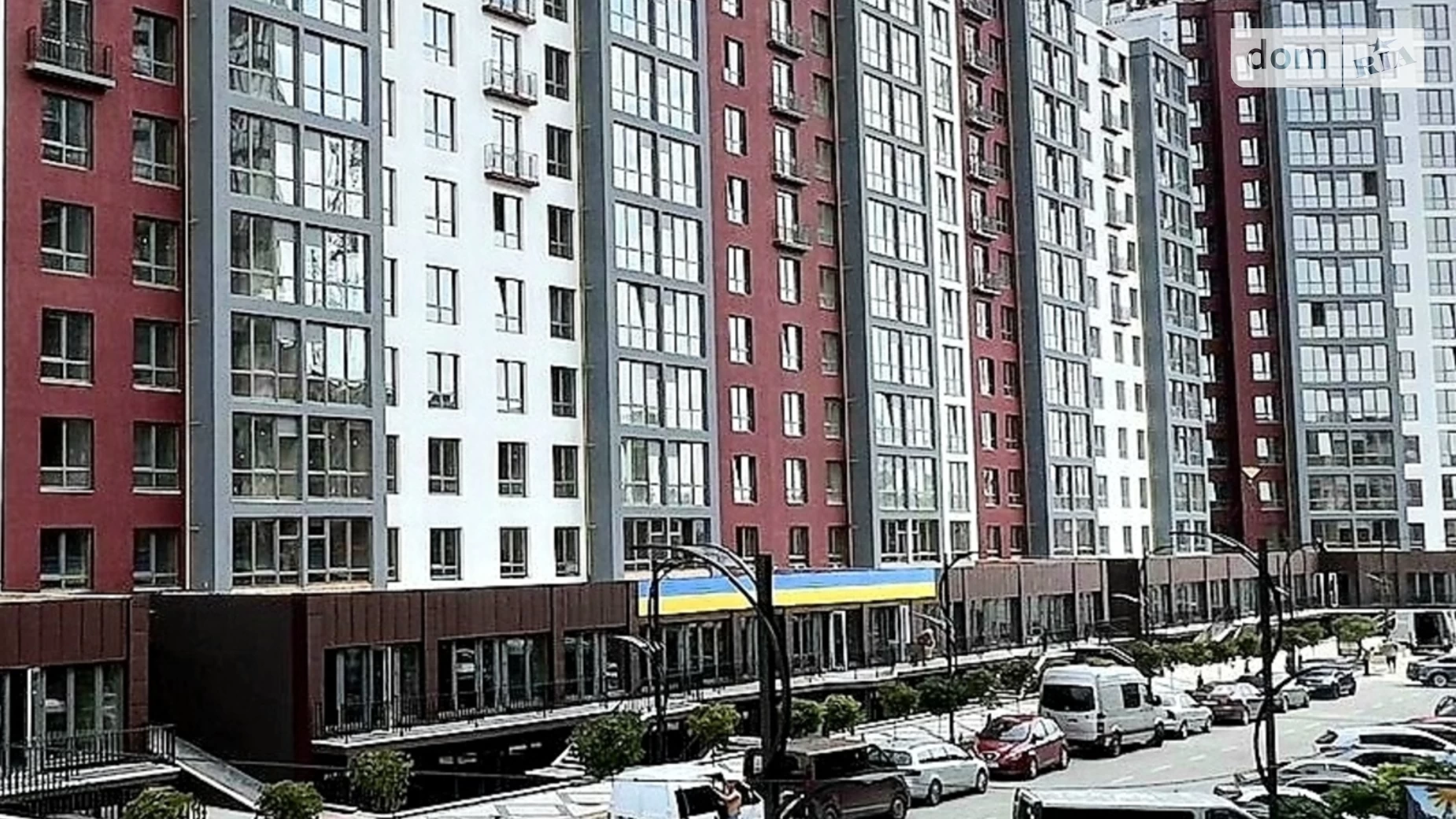 Продается 2-комнатная квартира 63 кв. м в Ивано-Франковске, ул. Княгинин