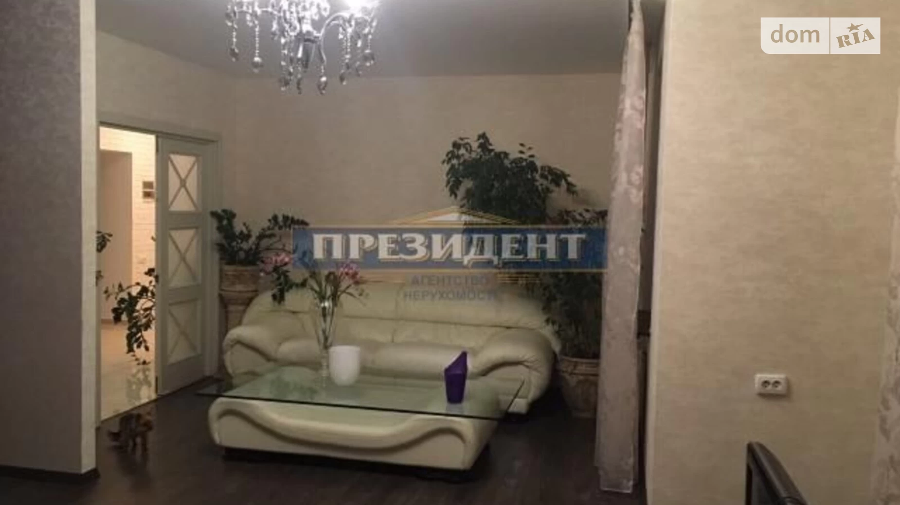 Продається 2-кімнатна квартира 120 кв. м у Одесі, вул. Махачкалинська