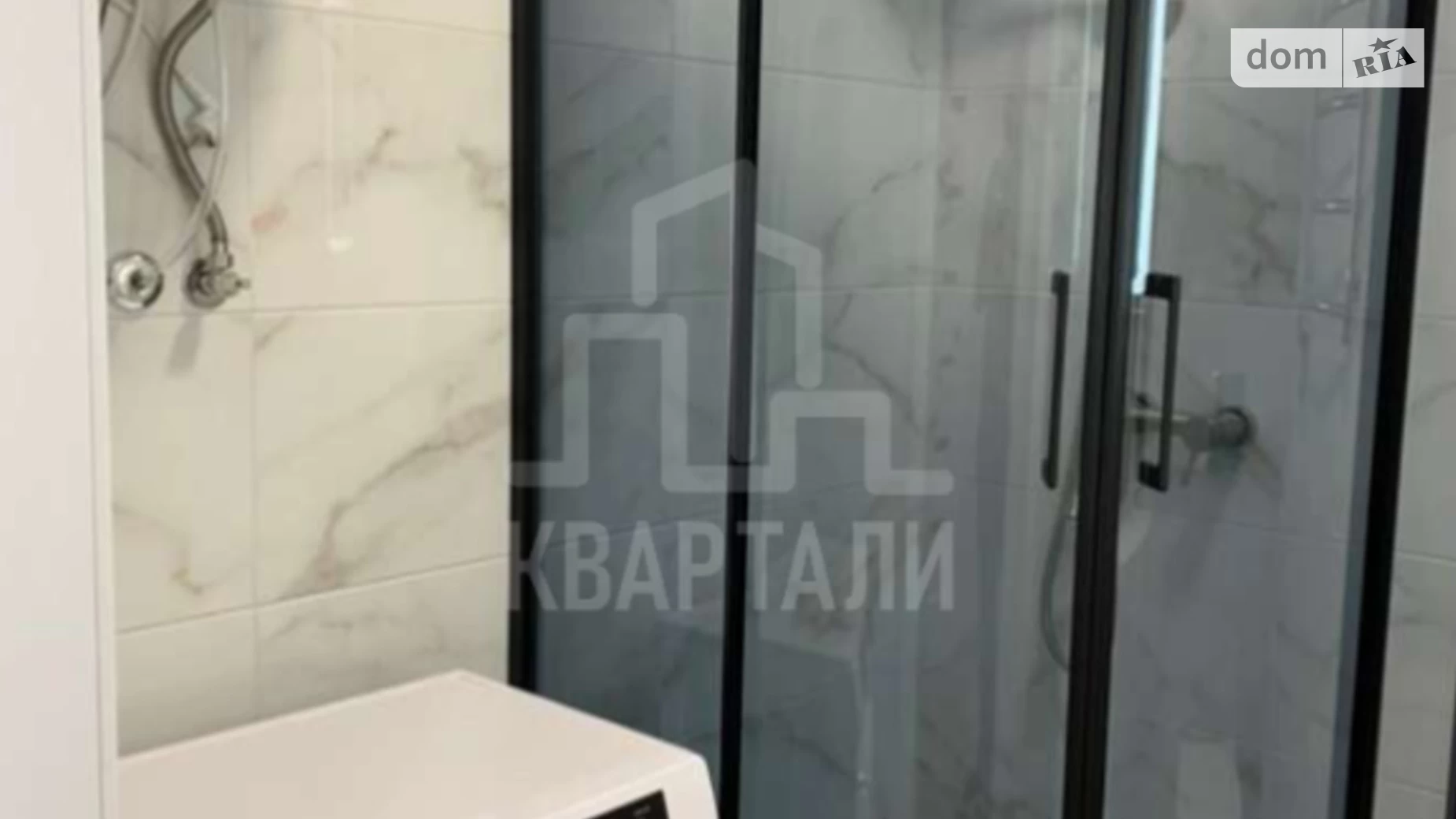 Продается 1-комнатная квартира 35 кв. м в Киеве, просп. Степана Бандеры, 32Д