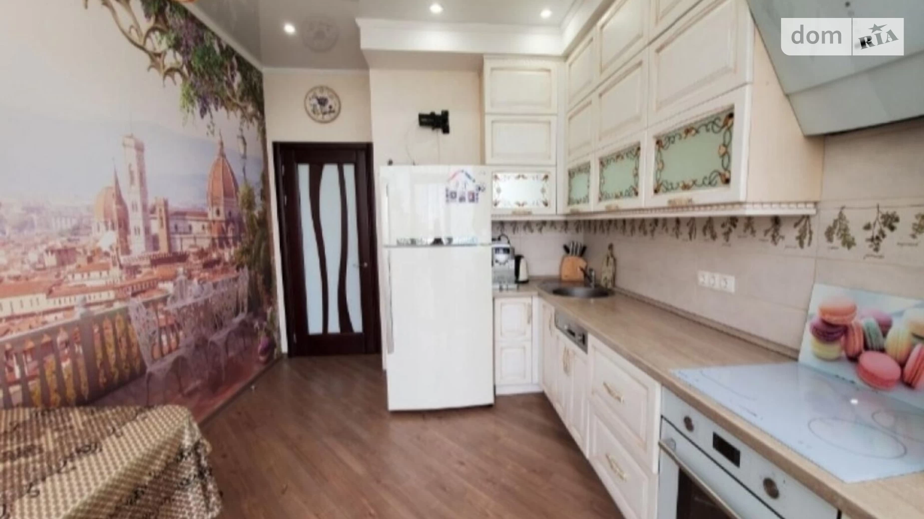 Продается 1-комнатная квартира 97 кв. м в Одессе, ул. Марсельская, 35 - фото 2