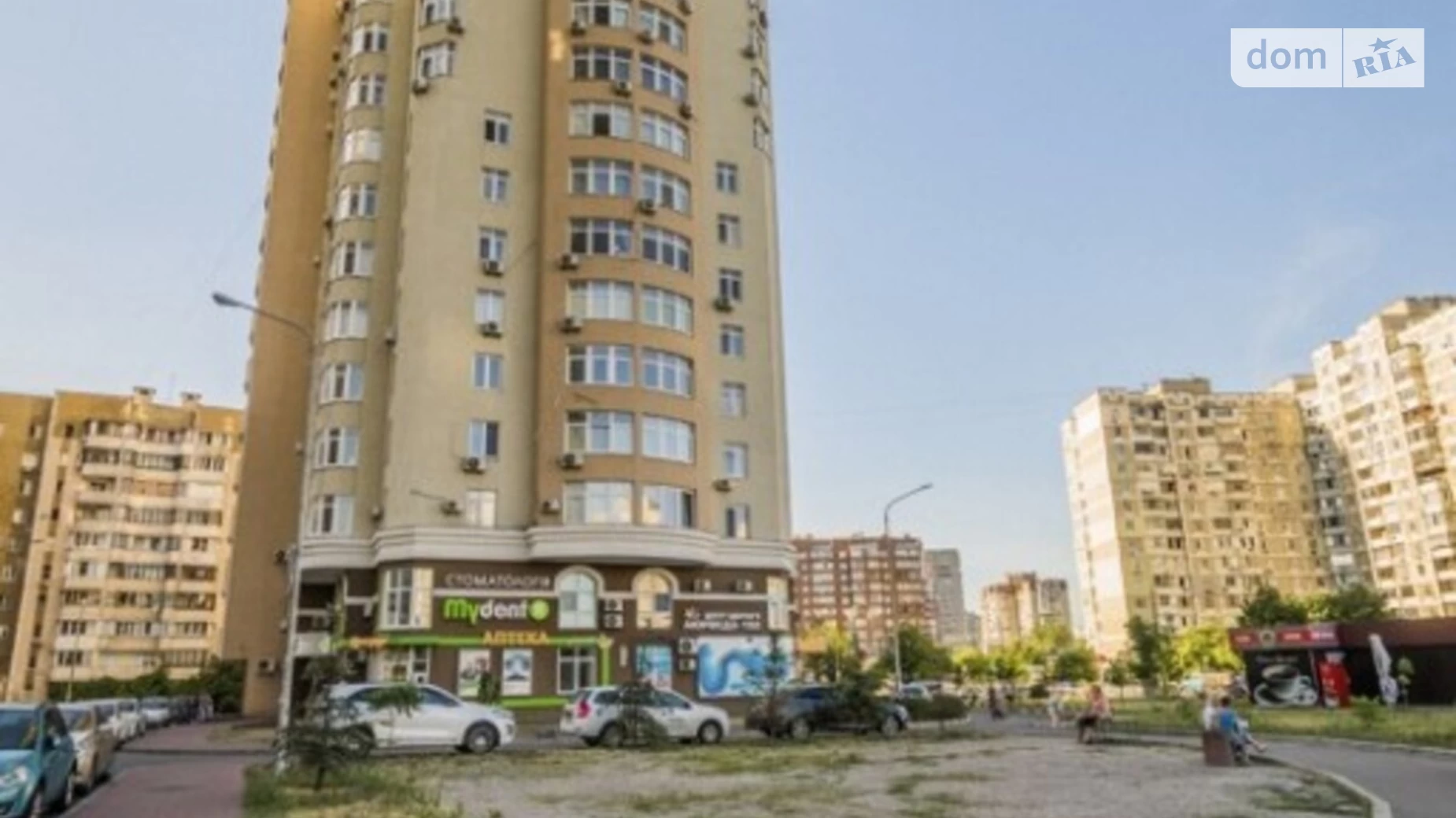 Продается 2-комнатная квартира 81 кв. м в Киеве, ул. Драгоманова, 40Е
