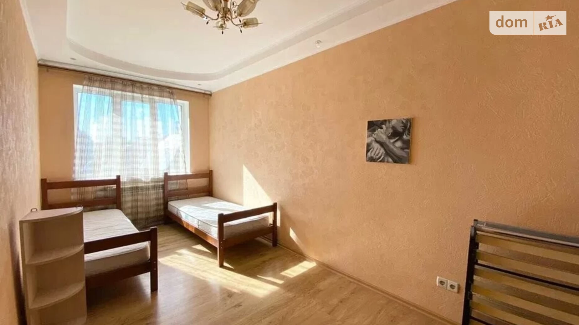 Продается 1-комнатная квартира 32 кв. м в Ирпене, ул. Мечникова