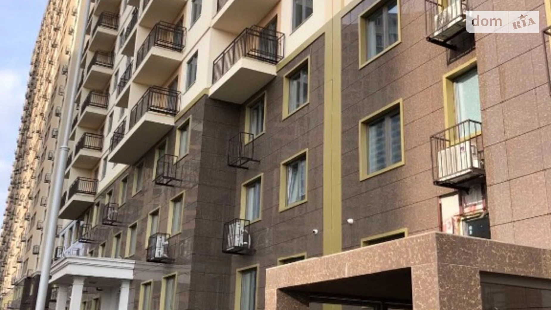 Продается 3-комнатная квартира 97.2 кв. м в Одессе, ул. Академика Сахарова