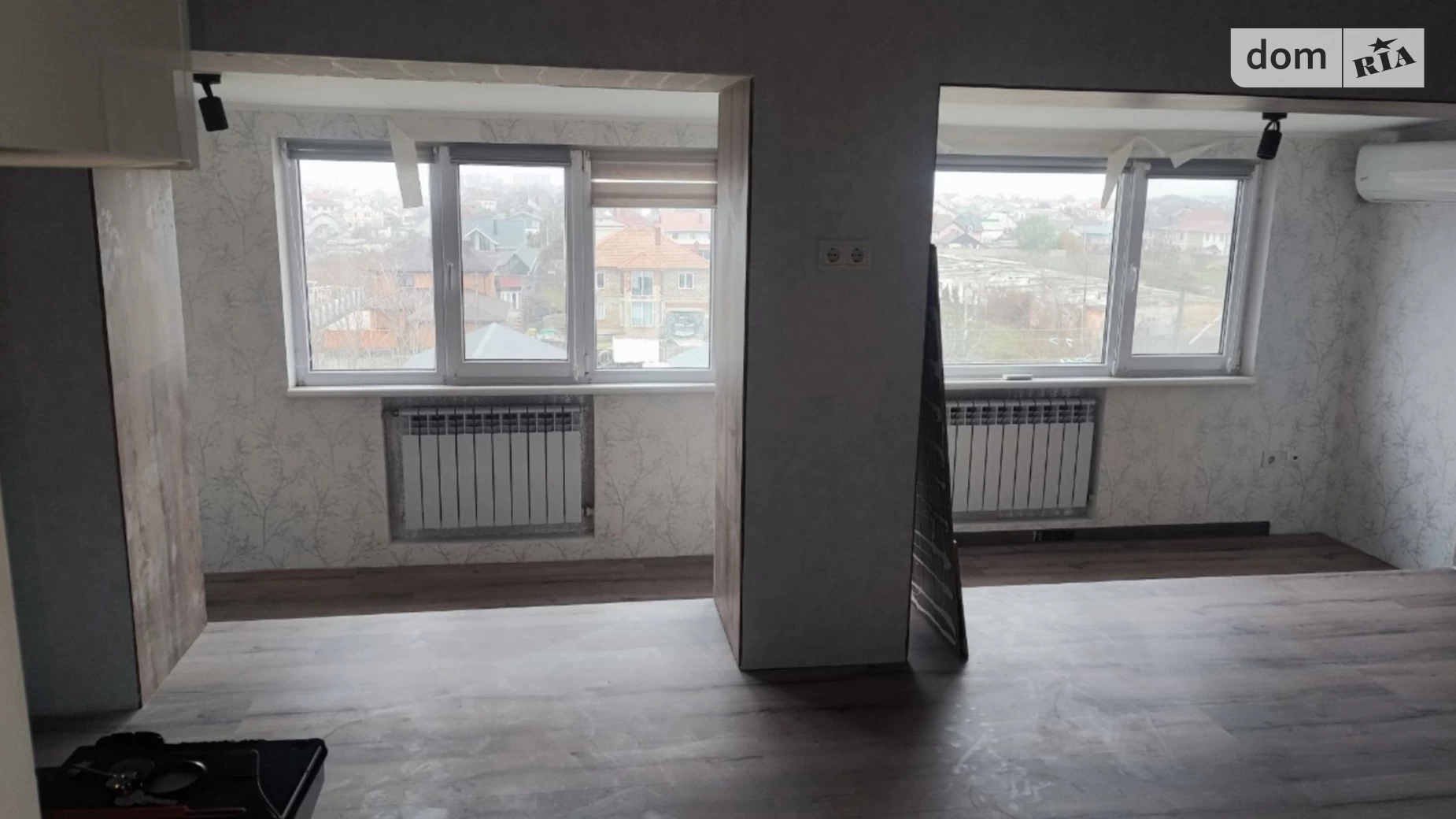 Продается 1-комнатная квартира 44 кв. м в Одессе, ул. Центральная (Люстдорф)